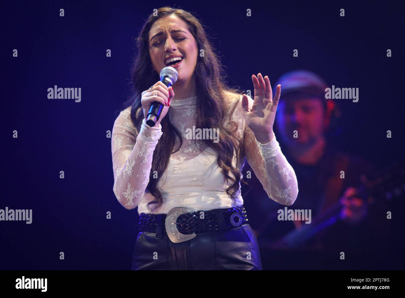 Sara Helberg suona allo Still Playin' Possum - George Jones Tribute alla Propst Arena il 25 aprile 2023 a Huntsville, Alabama. Credit: Jamie Gilliam/The Photo Access Foto Stock