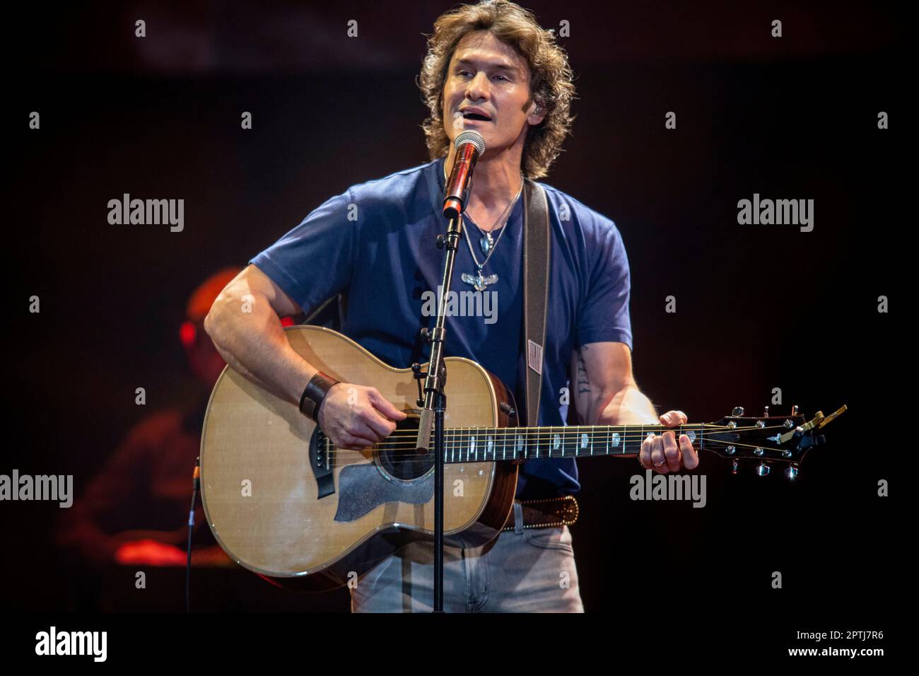 Huntsville, Stati Uniti. 25th Apr, 2023. Joe Nichols suona allo Still Playin' Possum - George Jones Tribute alla Propst Arena il 25 aprile 2023 a Huntsville, Alabama. Credit: Jamie Gilliam/The Photo Access Credit: The Photo Access/Alamy Live News Foto Stock