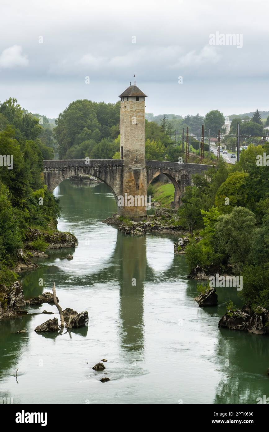 Pont Vieux, ponte a Orthez, Nuova Aquitania, Dipartimento Pirenei Atlantici, Francia Foto Stock