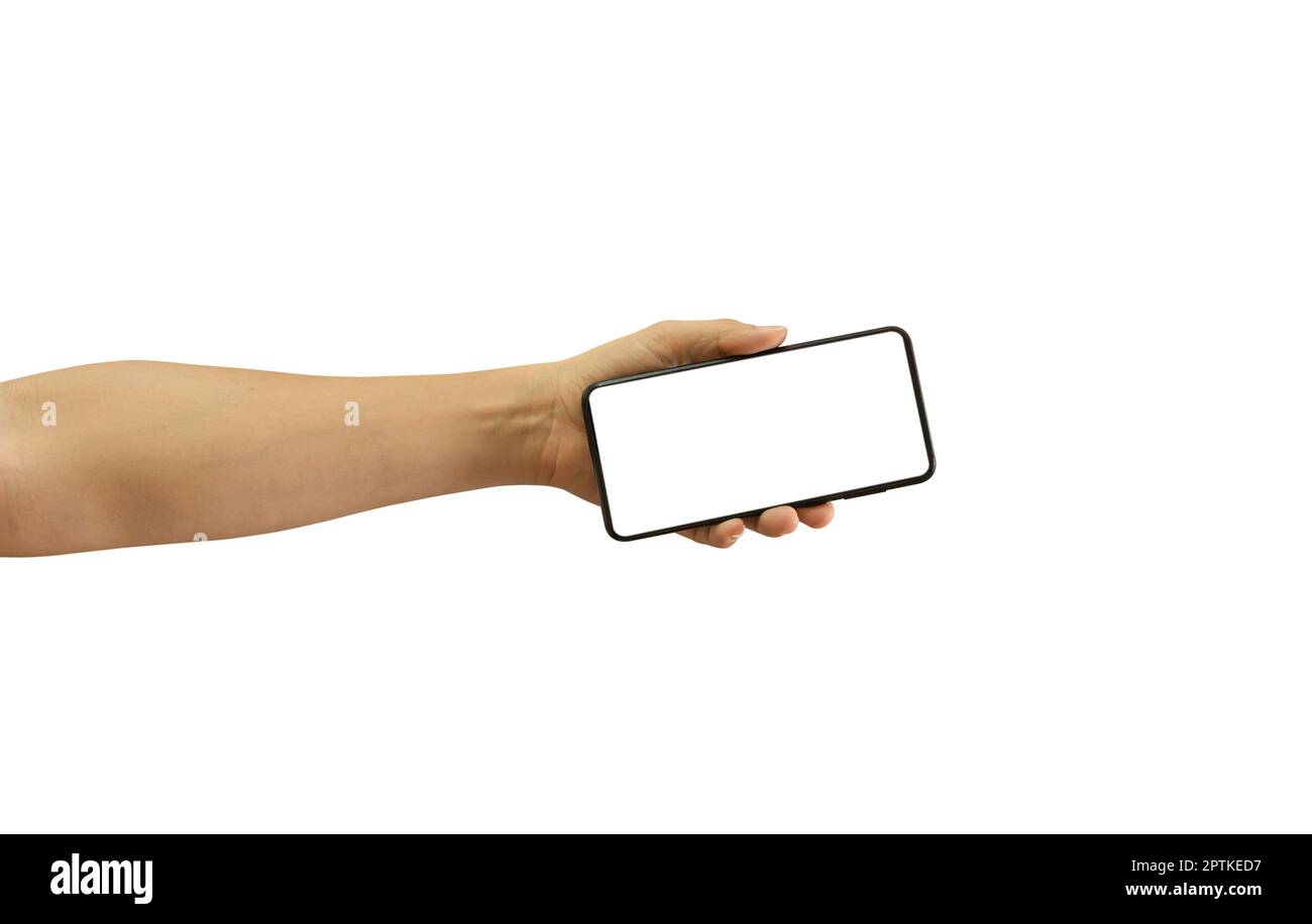 Mano uomo che tiene lo smartphone nero con schermo vuoto isolato su sfondo bianco, incluso il percorso di ritaglio. Foto Stock