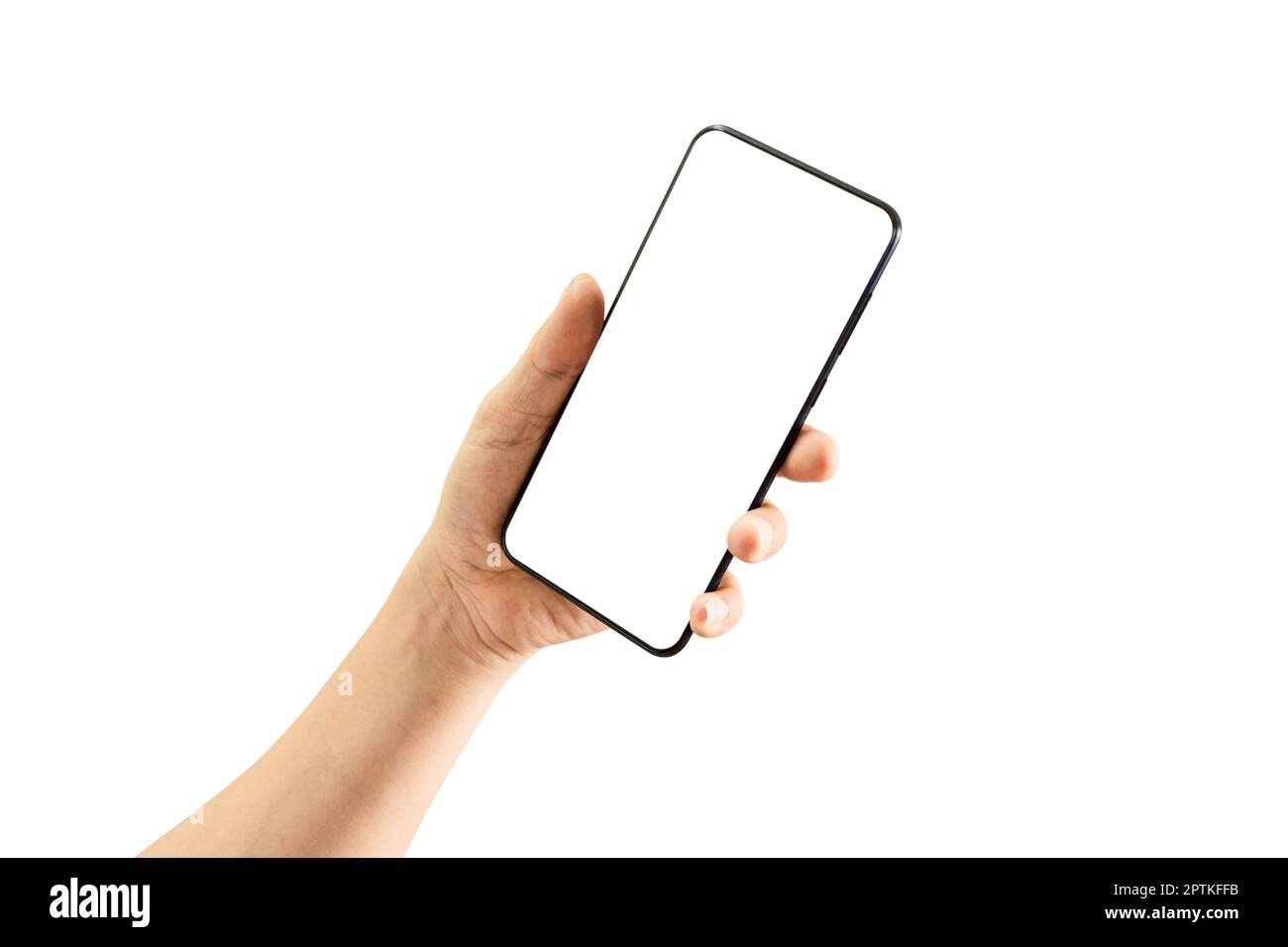 Man Hand Holding smartphone nero con schermo vuoto isolato su sfondo bianco, incluso Clipping Path. Foto Stock