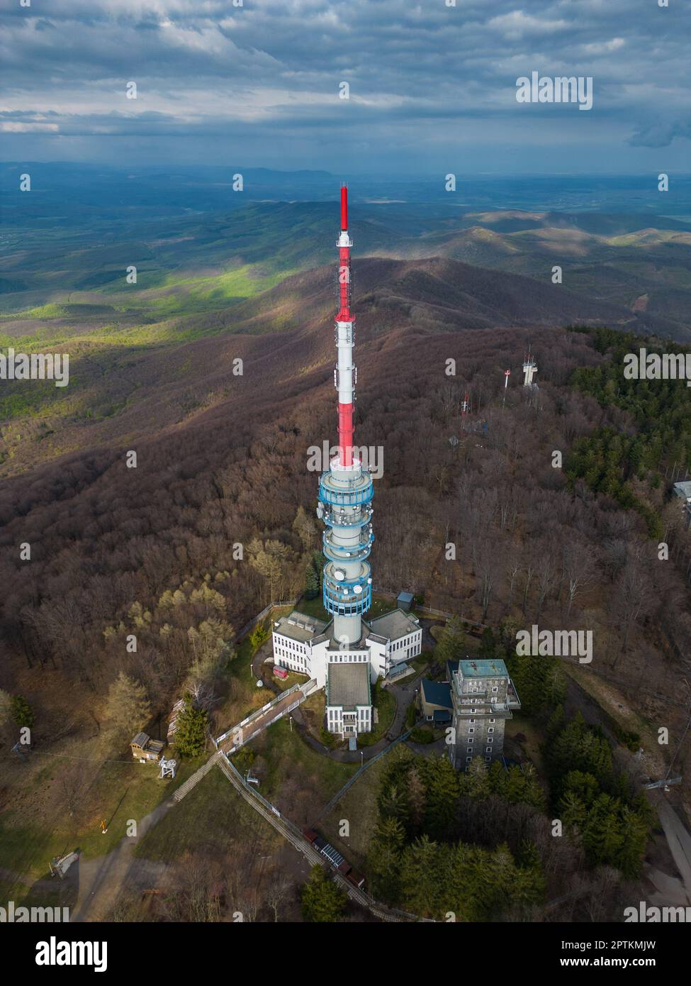 Foto aerea di Kekesteto, torre televisiva di Matra, Ungheria Foto Stock
