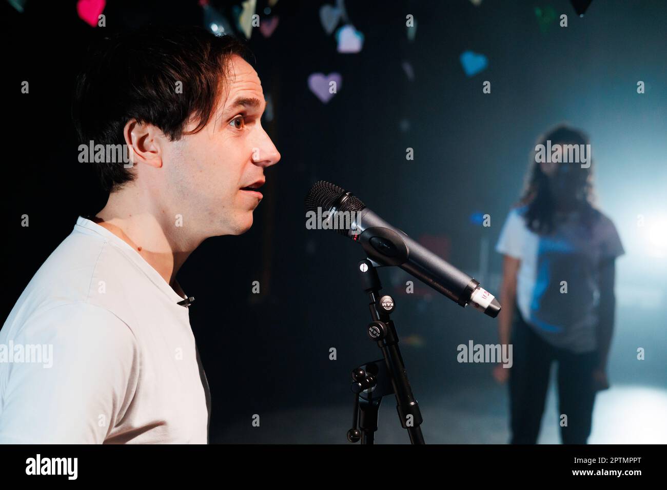 Krage Brown, attore. Foto scattata al rehersal finale per L'ATTO: Volume uno, una serie di opere originali scritte e sviluppate in risposta alle esperienze e alle osservazioni dei giovani sulle relazioni sane attraverso laboratori partecipativi nelle scuole. Le opere sono state eseguite dalla Cherwell Theatre Company. Foto Stock