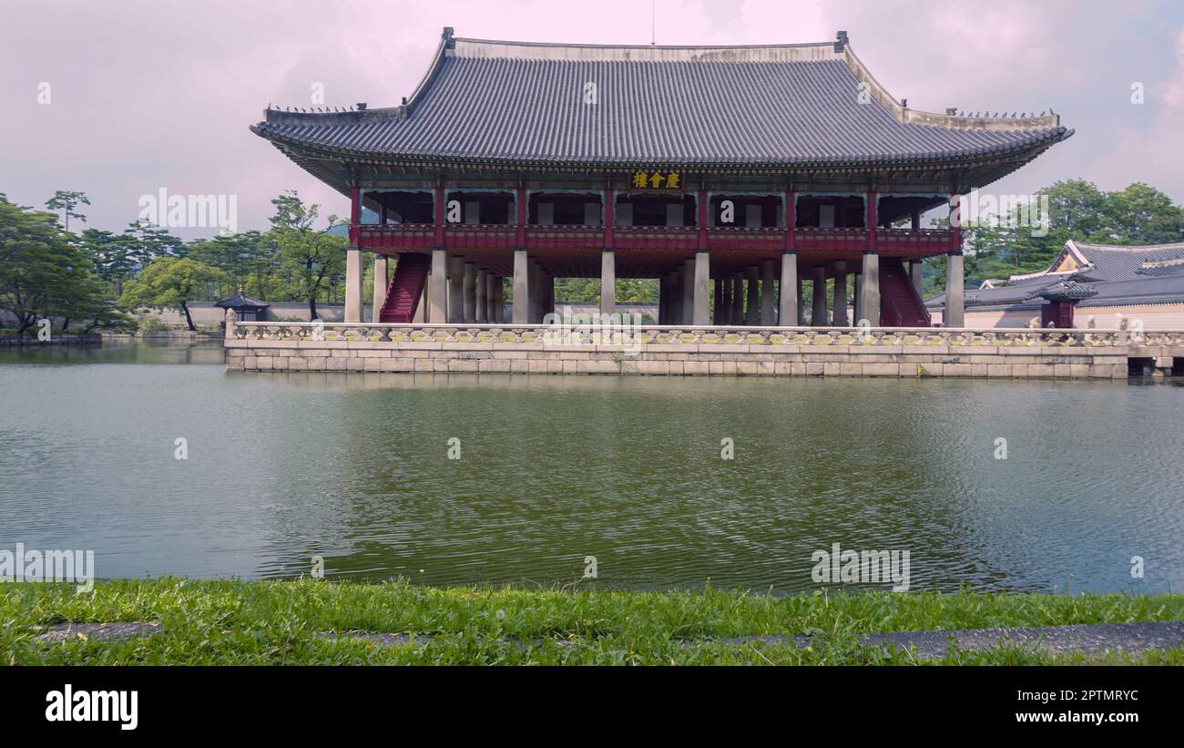 Il Gyeongbokgung Palace è uno dei più grandi palazzi di Seoul, in Corea del Sud Foto Stock