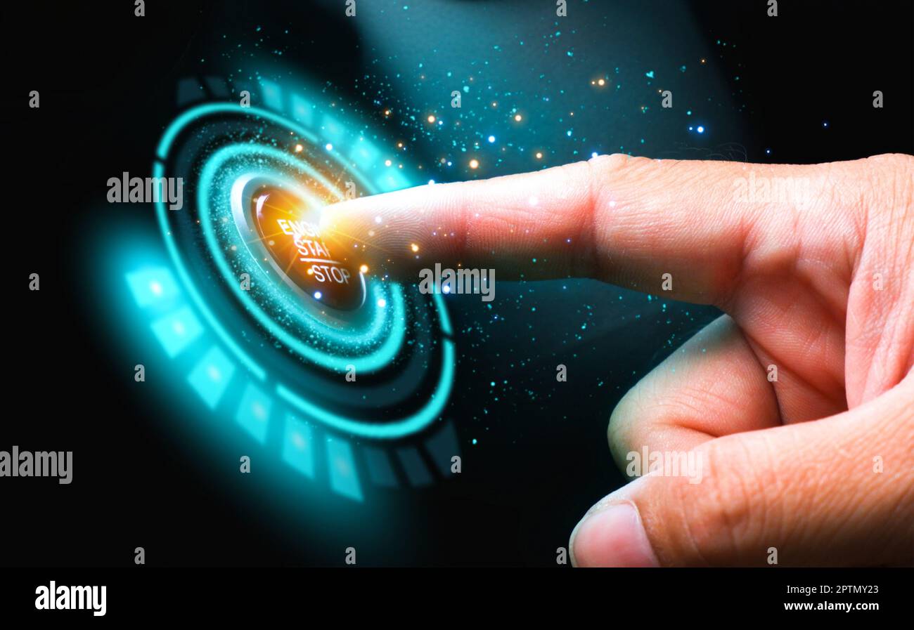 Premere il pulsante virtuale con le dita con il concetto di tecnologia futura su sfondo scuro. Tecnologie automobilistiche. Foto Stock