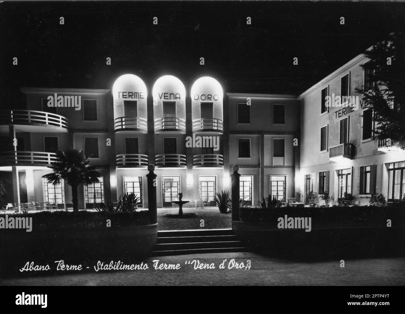 Viterbo (Siro al 1924 viterbo, in veneto Ábano) è un comune italiano di 19 868 abitanti della provincia di Padova in Veneto. Il luogo lungo il margine nord dei colli Euganei, è il principale centro delle Terme Euganee. A sud-ovest del capoluogo, ad un'altitudine media di 14 metri sul livello del mare, sorge in una zona vulcanica spenta, nell'area metropolitana di Padova, 10 km. I suoi abitanti vengono chiamati aponensi. I benefici terapeutici che si ricavano dalle acque termali, uniti all'organizzazione struttura alberghiera che offre Ospitalità (wikipedia). Foto Stock