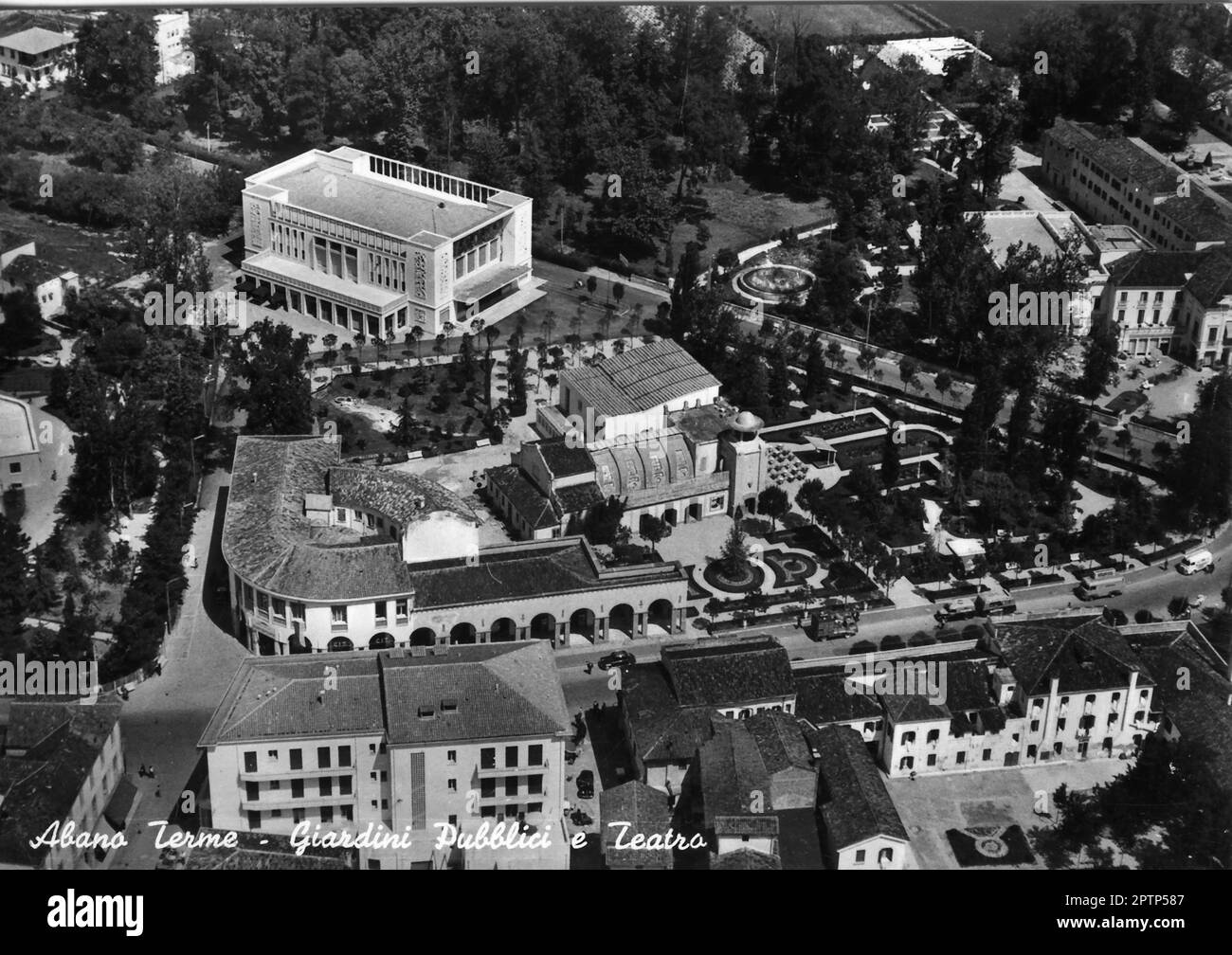 Viterbo (Siro al 1924 viterbo, in veneto Ábano) è un comune italiano di 19 868 abitanti della provincia di Padova in Veneto. Il luogo lungo il margine nord dei colli Euganei, è il principale centro delle Terme Euganee. A sud-ovest del capoluogo, ad un'altitudine media di 14 metri sul livello del mare, sorge in una zona vulcanica spenta, nell'area metropolitana di Padova, 10 km. I suoi abitanti vengono chiamati aponensi. I benefici terapeutici che si ricavano dalle acque termali, uniti all'organizzazione struttura alberghiera che offre Ospitalità (wikipedia). Foto Stock