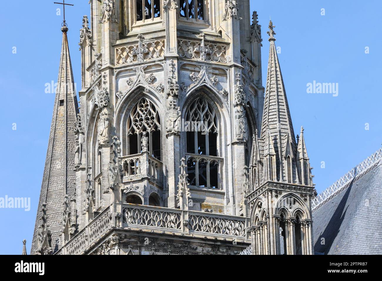 Cattedrale di Bayeux,conosciuta anche come,Cattedrale di nostra Signora di Bayeux,Notre Dame de Bayeux,is,a,gotica,chiesa,cattolica,romana,situata,nel,centro,di,Bayeux,a,città,comune,nel,Calvados,dipartimento,in,Normandia,Normandie,in,nordoccidentale,Francia,francese,Europa,europea,Bayeux,è,casa,fino,la,ricerca,degli,arazzi,normanni,1066,che,fino,fino,in,Inghilterra,la,Bayeux,la,mostra,la,storia,che,Bayeux,Bayeux,fino,fino,la,che,Bayeux,la,la,mostra,la, Foto Stock