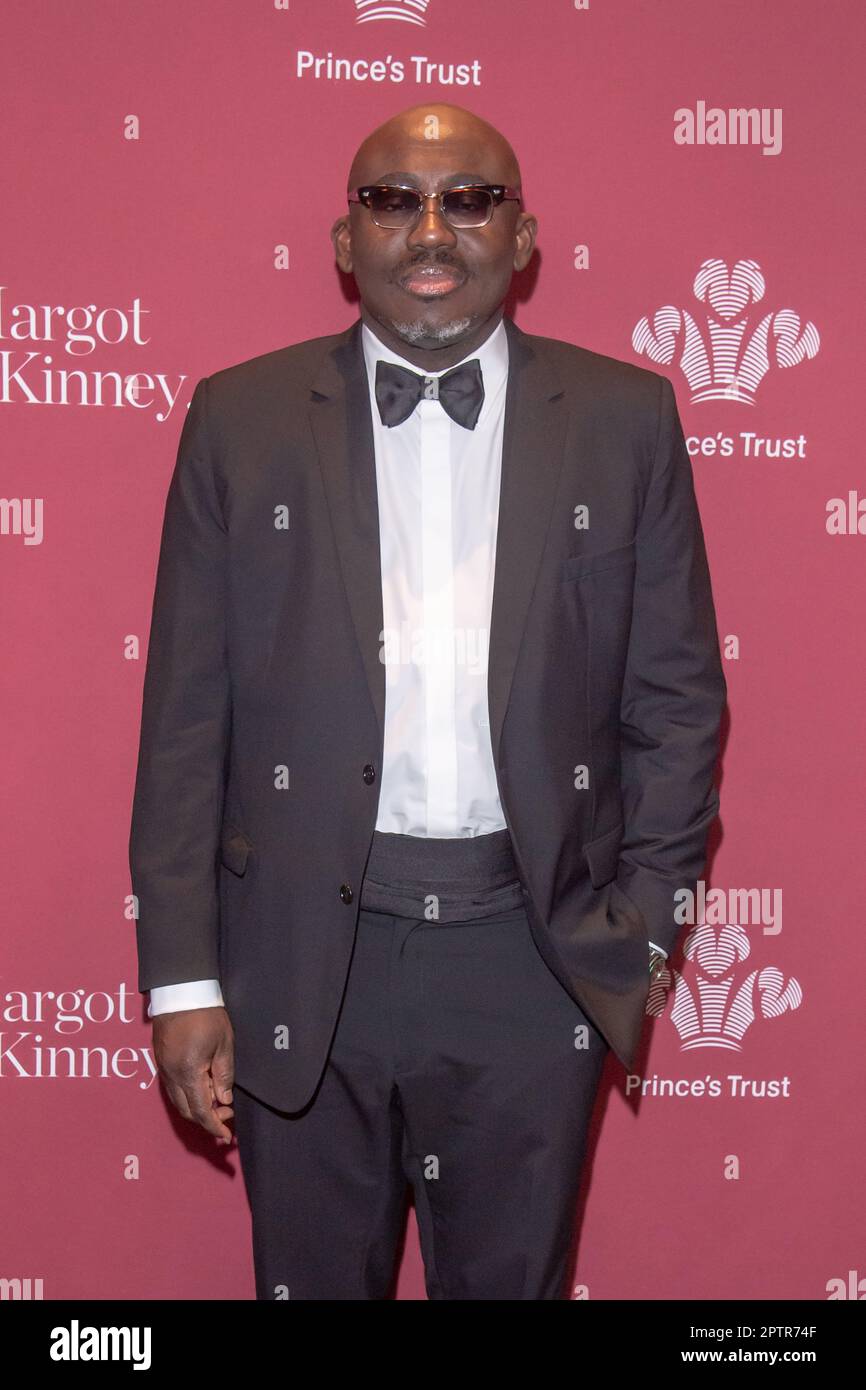 New York, Stati Uniti. 27th Apr, 2023. Edward Enninful, editore britannico di Vogue, partecipa nel 2023 al Prince's Trust Gala a Cipriani South Street a New York City. Credit: SOPA Images Limited/Alamy Live News Foto Stock