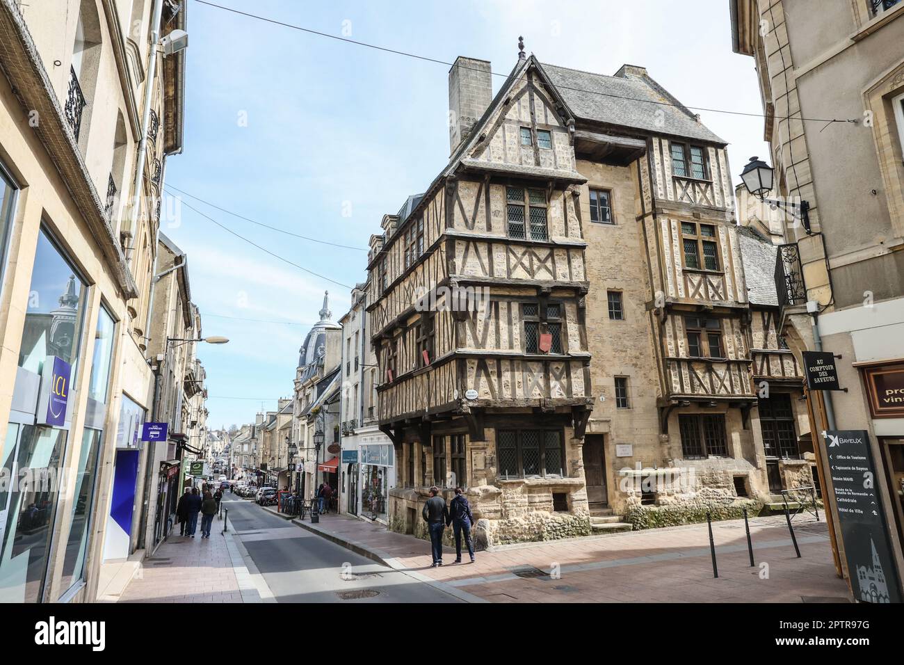 Bayeux,a,città,comune,nel,Calvados,dipartimento,in,Normandia,Normandie,nel,nordovest,Francia,francese,Europa,europea,Bayeux,è,casa,del,arazzo,di,Bayeux,che,rappresenta,gli,eventi,che,portano,su,yo,il, conquista normanna,dell'Inghilterra,nel,1066. Foto Stock