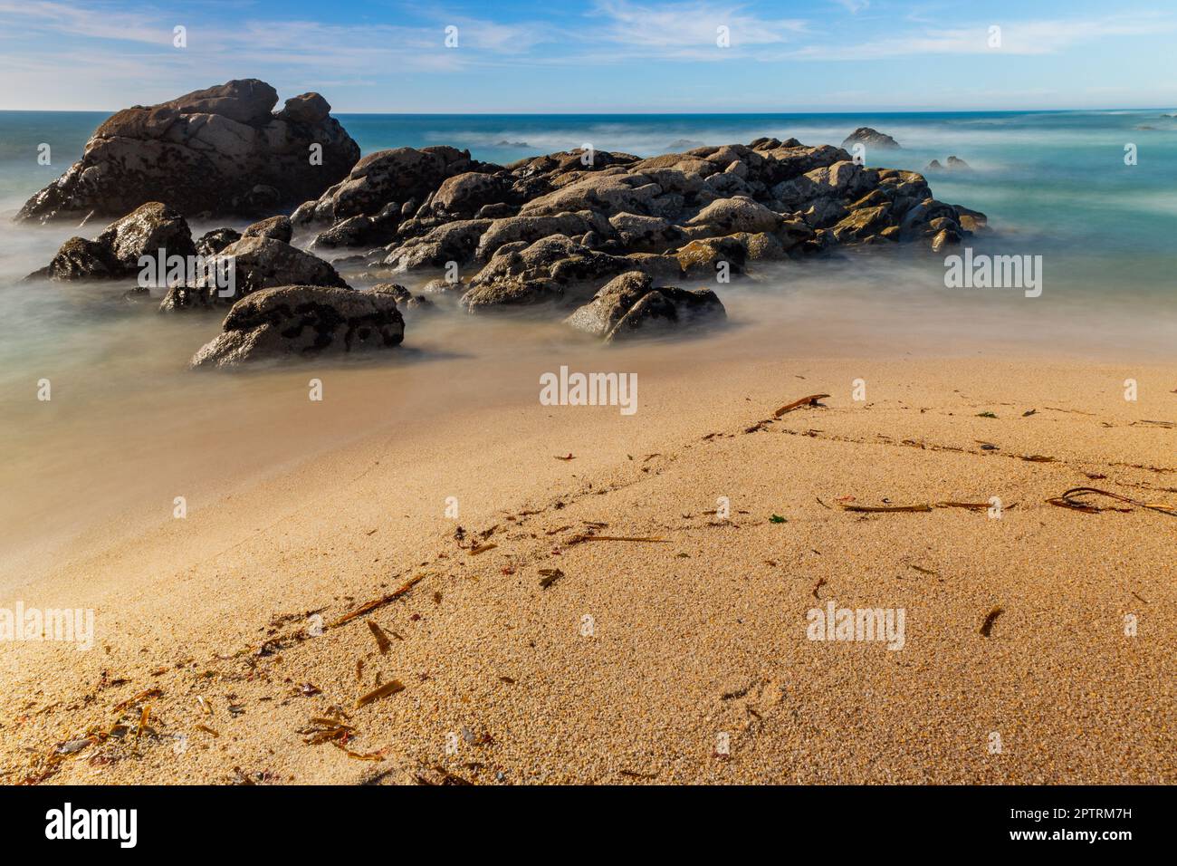 Lunga esposizione all'oceano a Povoa de Vazim, nord del Portogallo Foto Stock