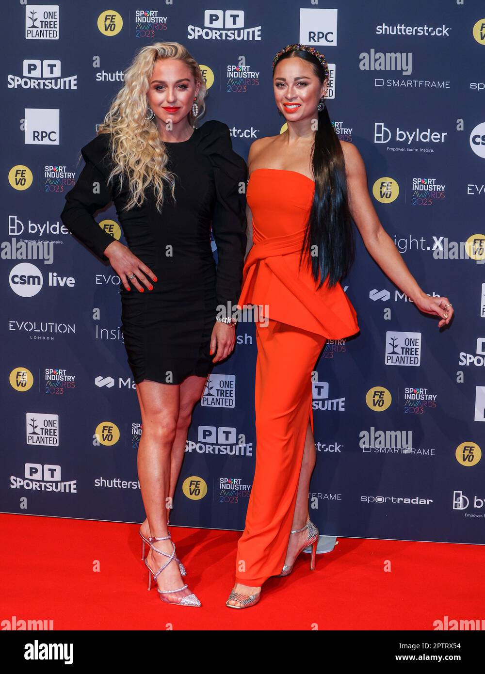 Aimee Fuller e Katya Jones hanno partecipato allo Sport Industry Awards 2023 alla Battersea Evolution di Londra. (Foto di Brett Cove / SOPA Images/Sipa USA) Foto Stock