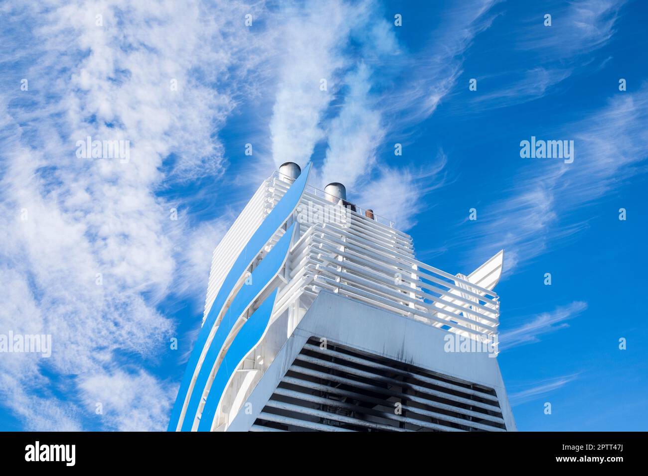 Mediterraneo, GNV traghetto da Genova a Tangeri, Boat Funnel Foto Stock