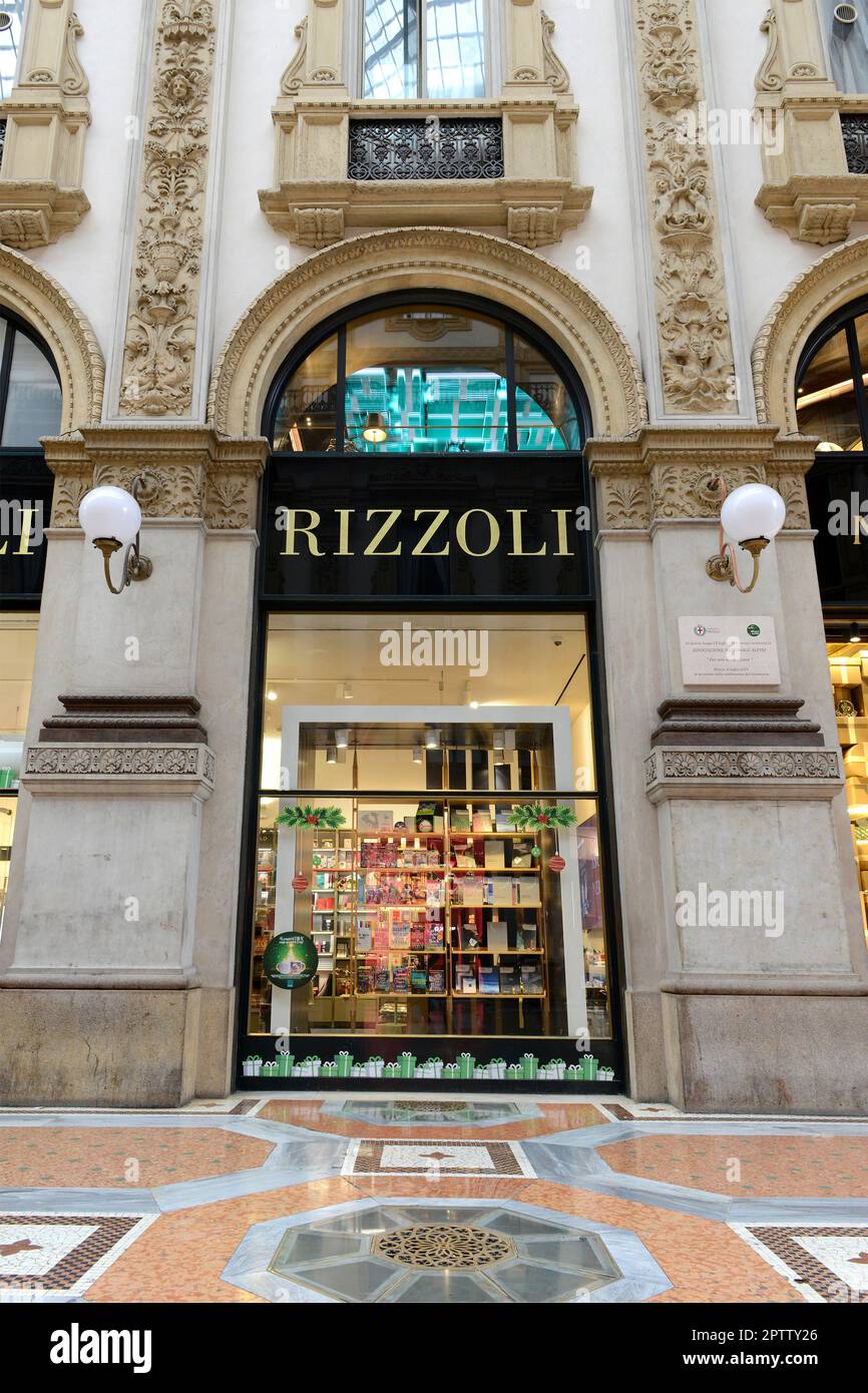 Italia, Milano, Galleria Vittorio Emanuele, libreria Rizzoli Foto stock -  Alamy
