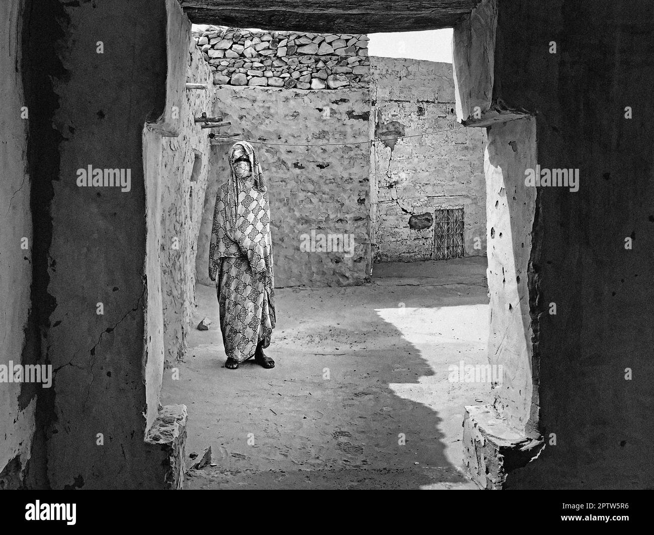 Mauritania, Chinguetti, donna in abito tradizionale Foto Stock