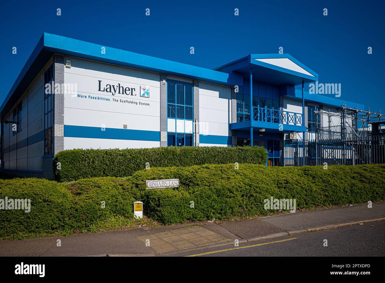 Layher Ltd UK su Works Road Letchworth Garden City. Layher è un produttore tedesco di impalcature. Layher Holding GmbH & Co. KG. Foto Stock