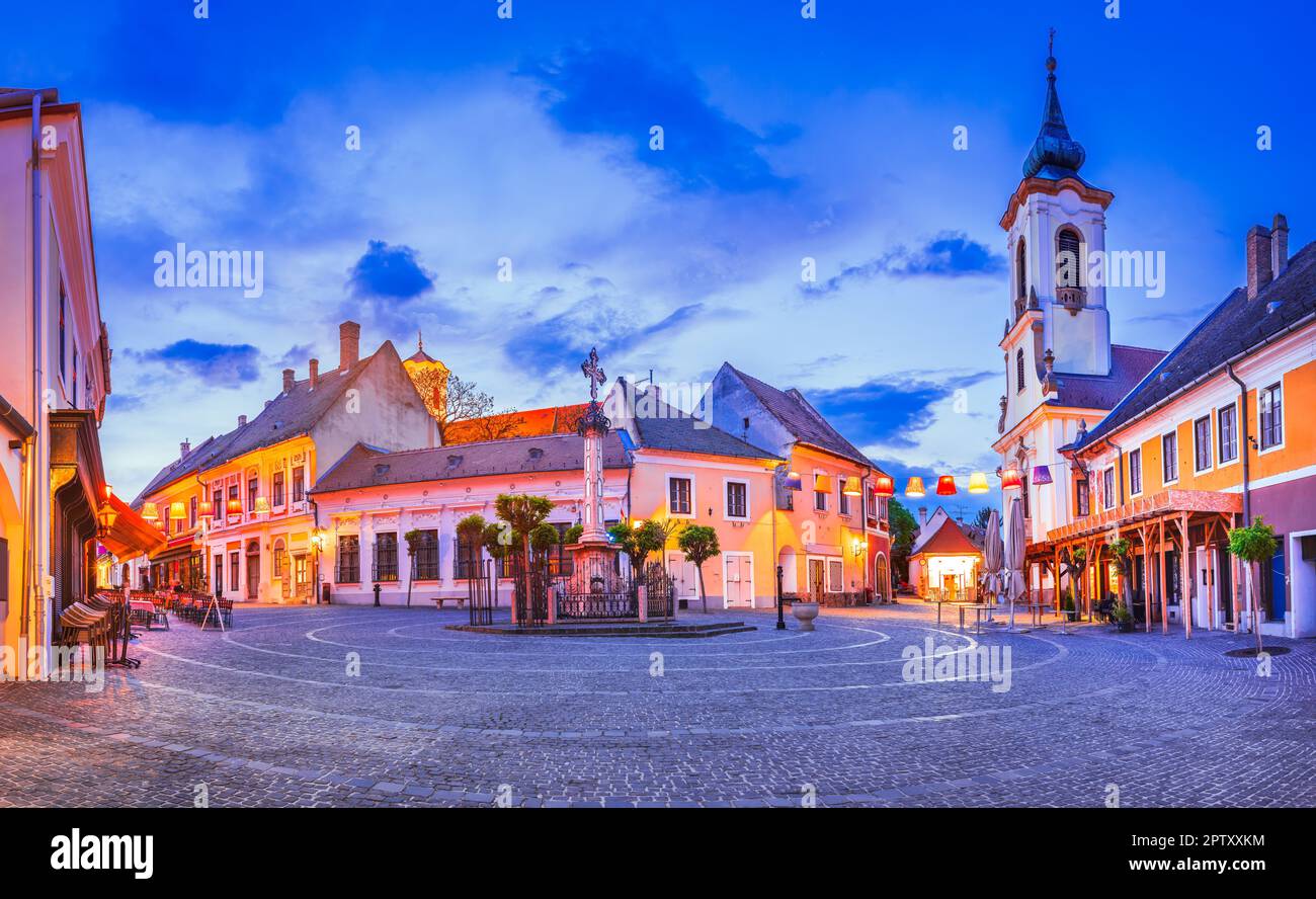 Szentendre, Ungheria. Città delle arti vicino a Budapest, famoso e bellissimo centro storico, riva del Danubio. FO Ter, piazza principale Foto Stock
