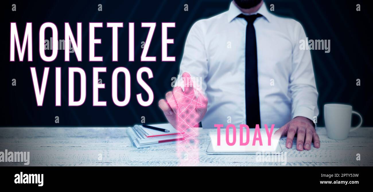 Mostra la scritta Monetizza video, concetto che significa processo di guadagnare denaro dai tuoi video caricati su YouTube Foto Stock