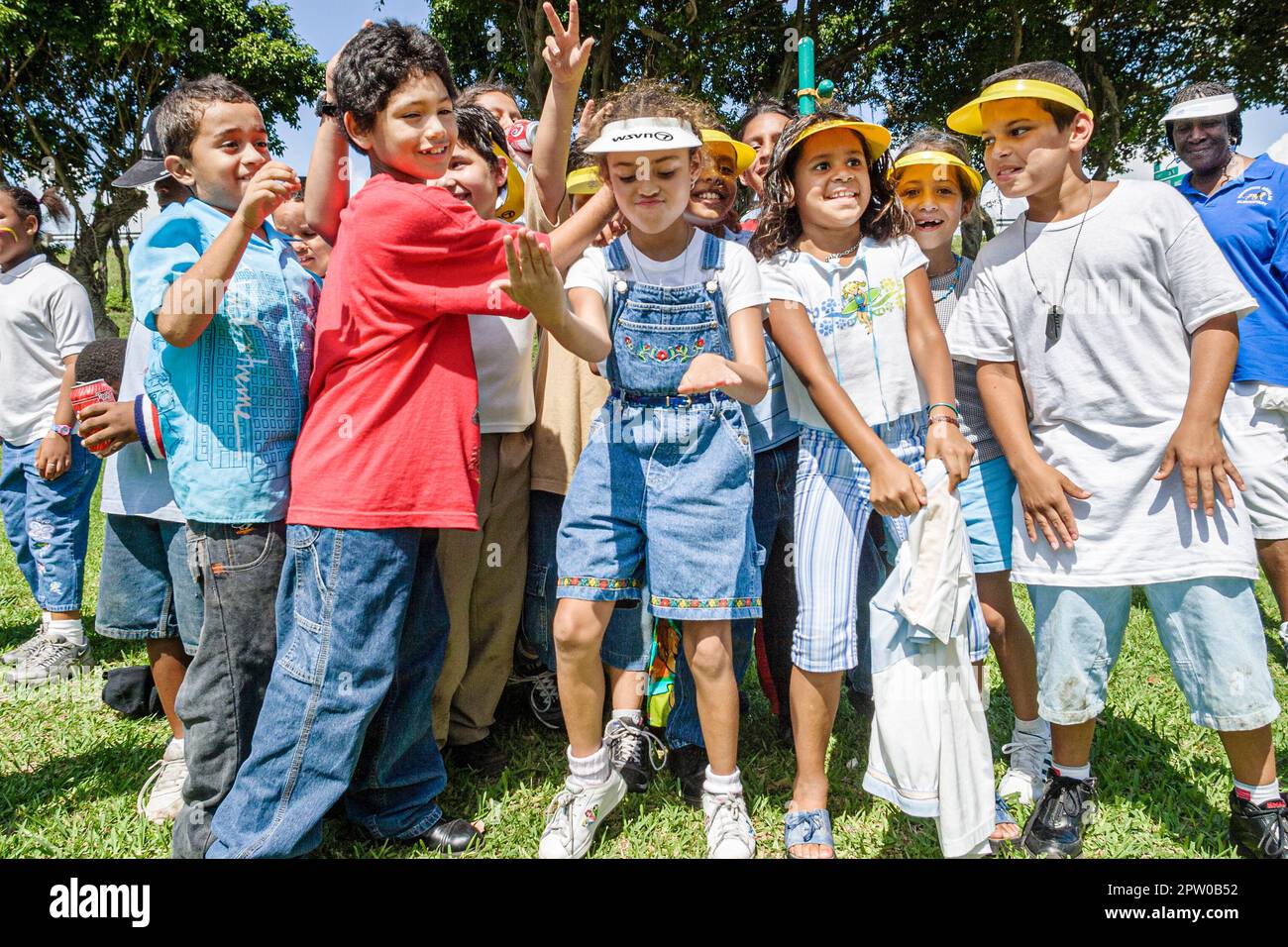 Miami Florida,Frederick Douglass Elementary School,campus,primario,scuola della città interna,campus,giorno prima dell'inizio della vacanza estiva,picnic,danza,arte Foto Stock