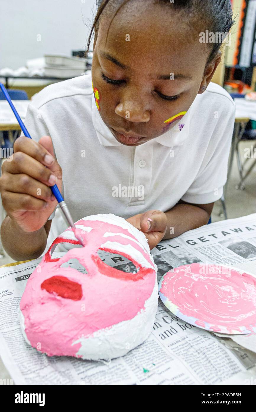 Miami Florida, Frederick Douglass Elementary School campus primario, scuola interna della città classe d'arte, studenti africani neri, ragazze femministe Foto Stock
