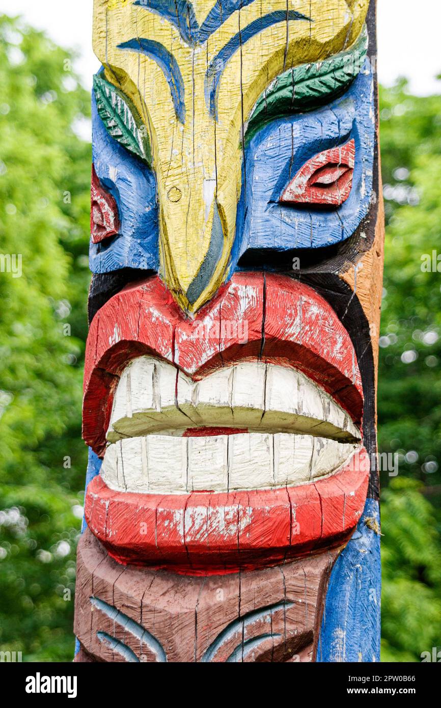 Pocono Mountains Poconos Pennsylvania Bushkill East Stroudsburg, Pocono Indian Museum & Gift Shop, mostra collezione totem pole Native, Foto Stock