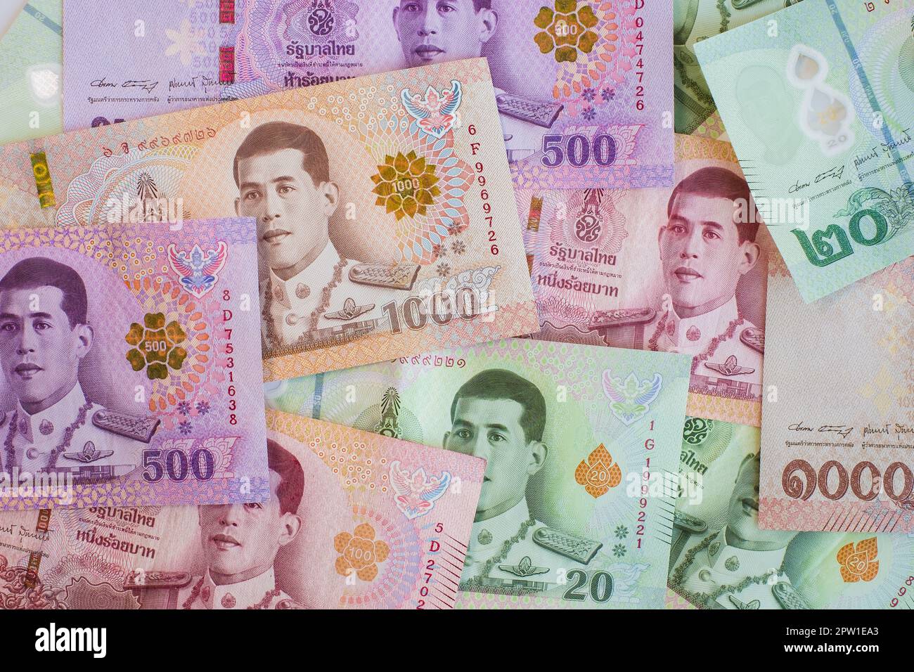 Immagini Stock - Banconote Baht Thailandia Con Contamonete