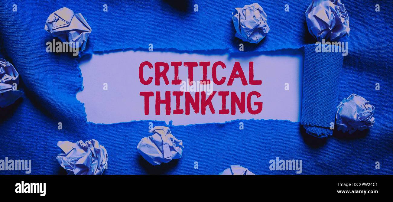 Segno che mostra il pensiero critico, la sequenza di concetto di Internet delle fasi di un progetto che richiede il tempo più lungo Foto Stock