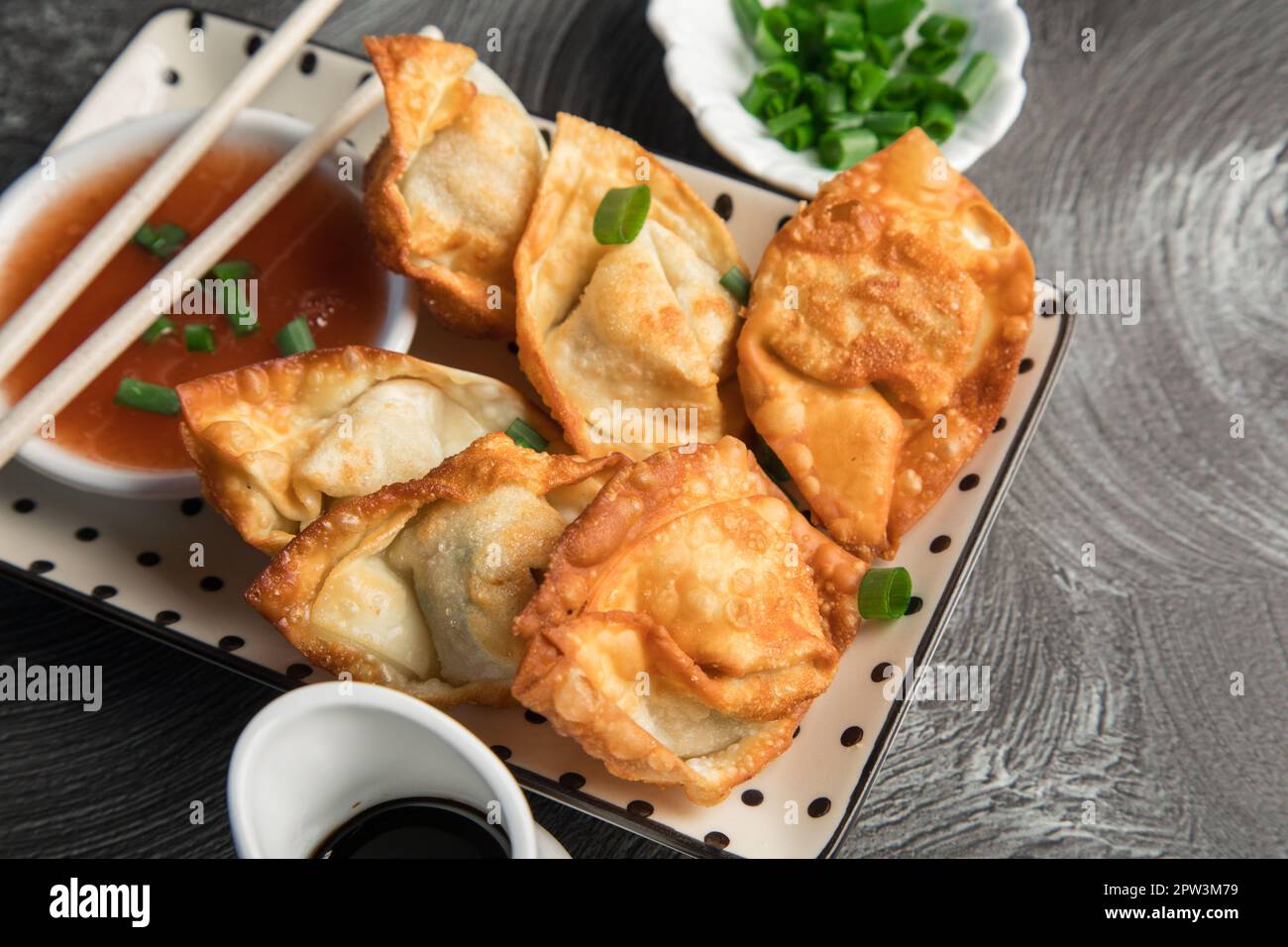 L'antipasto fritto cinese in stile peruviano offre cibo di strada Foto Stock