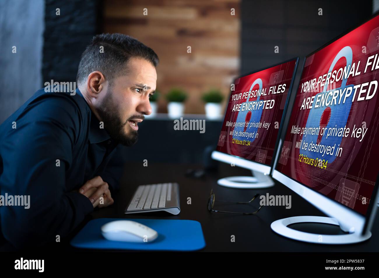 Ransomware malware Cyber Attack su computer aziendale Foto Stock