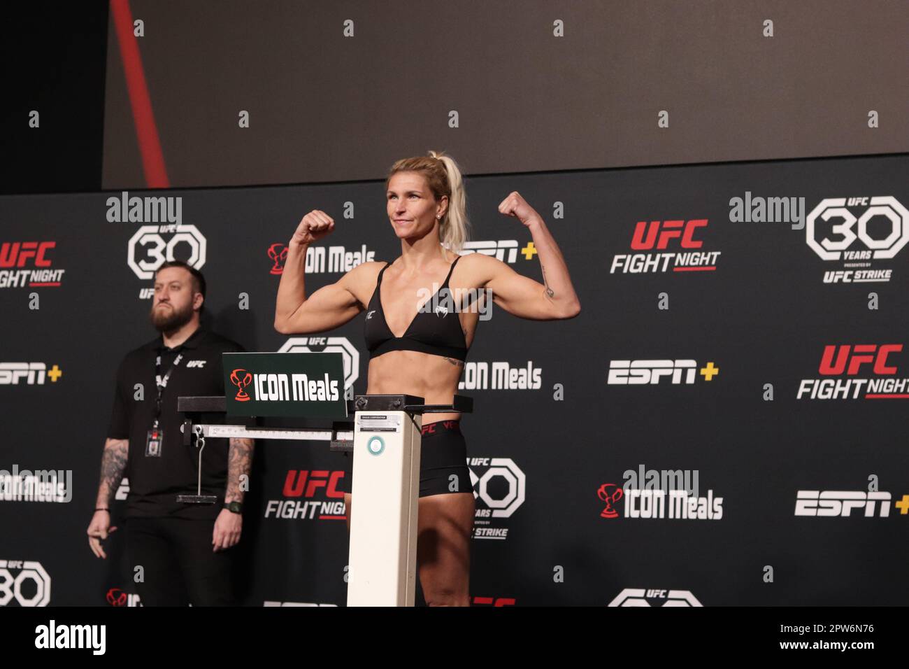 LAS VEGAS, NV - APRILE 28: Stephanie Egger posa sulla scala durante l'UFC Vegas 72: Weigh-in a UFC Apex il 28 Aprile 2023 a Las Vegas, Nevada, Stati Uniti. (Foto di Diego Ribas/PxImages) Foto Stock