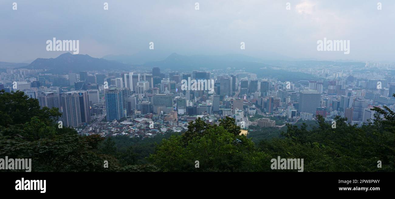 Vista del quartiere di Seoul dalla Torre Namsan Foto Stock