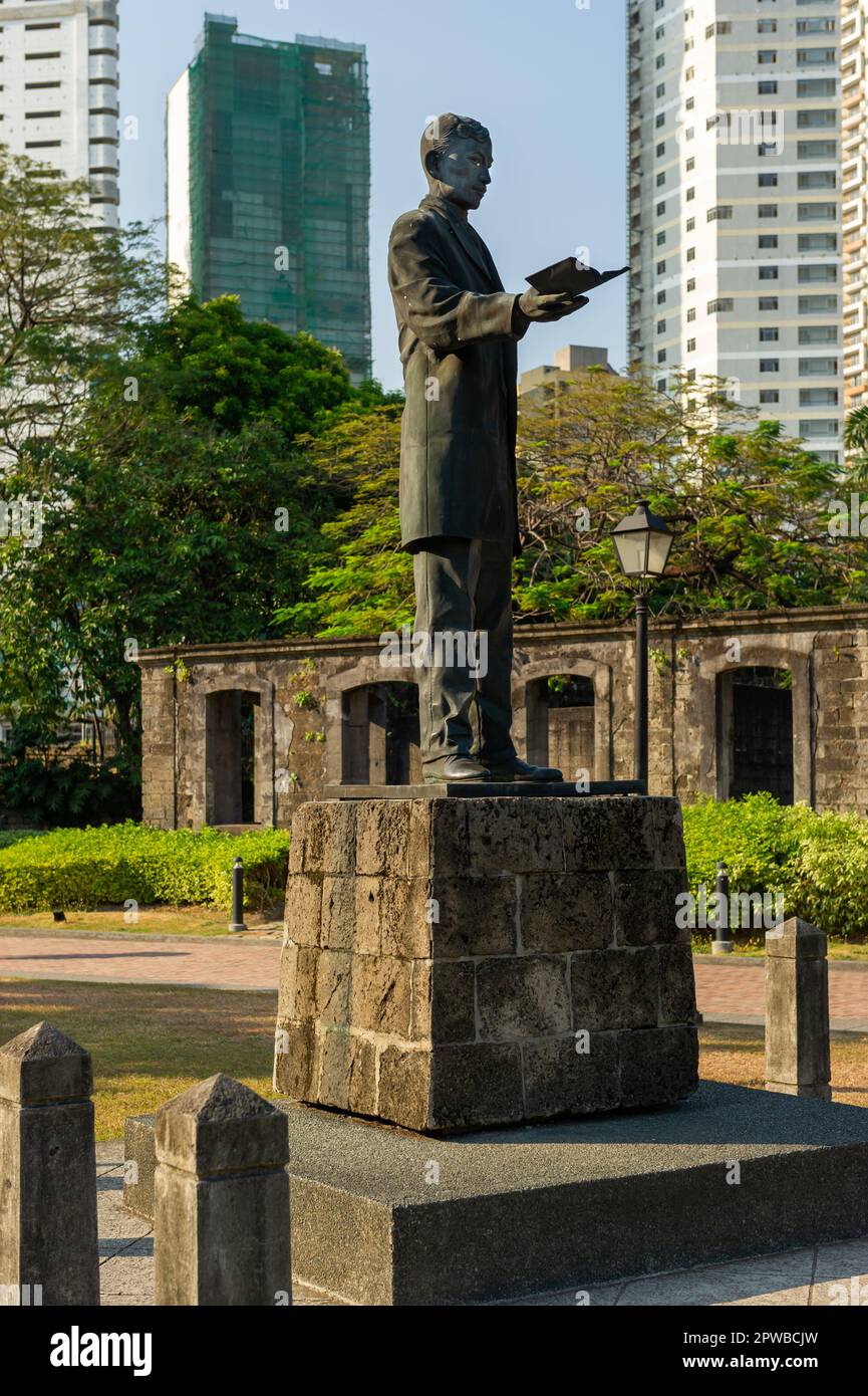 Statua di José Rizal a Fort Santiago, Intramuros, Manila, Filippine Foto Stock
