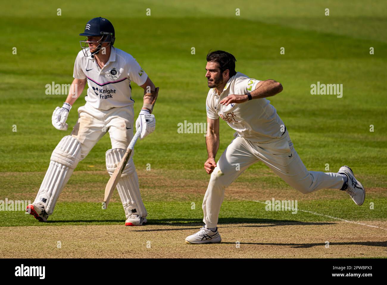 LONDRA, REGNO UNITO. 29 aprile 2023. Grand Stewart of Kent (Center) bocce durante LV=Insurance County Championship Middlesex v Kent il giorno 4 al Lord's Cricket Ground sabato 29 aprile 2023 a LONDRA INGHILTERRA. Credit: Taka Wu/Alamy Live News Foto Stock