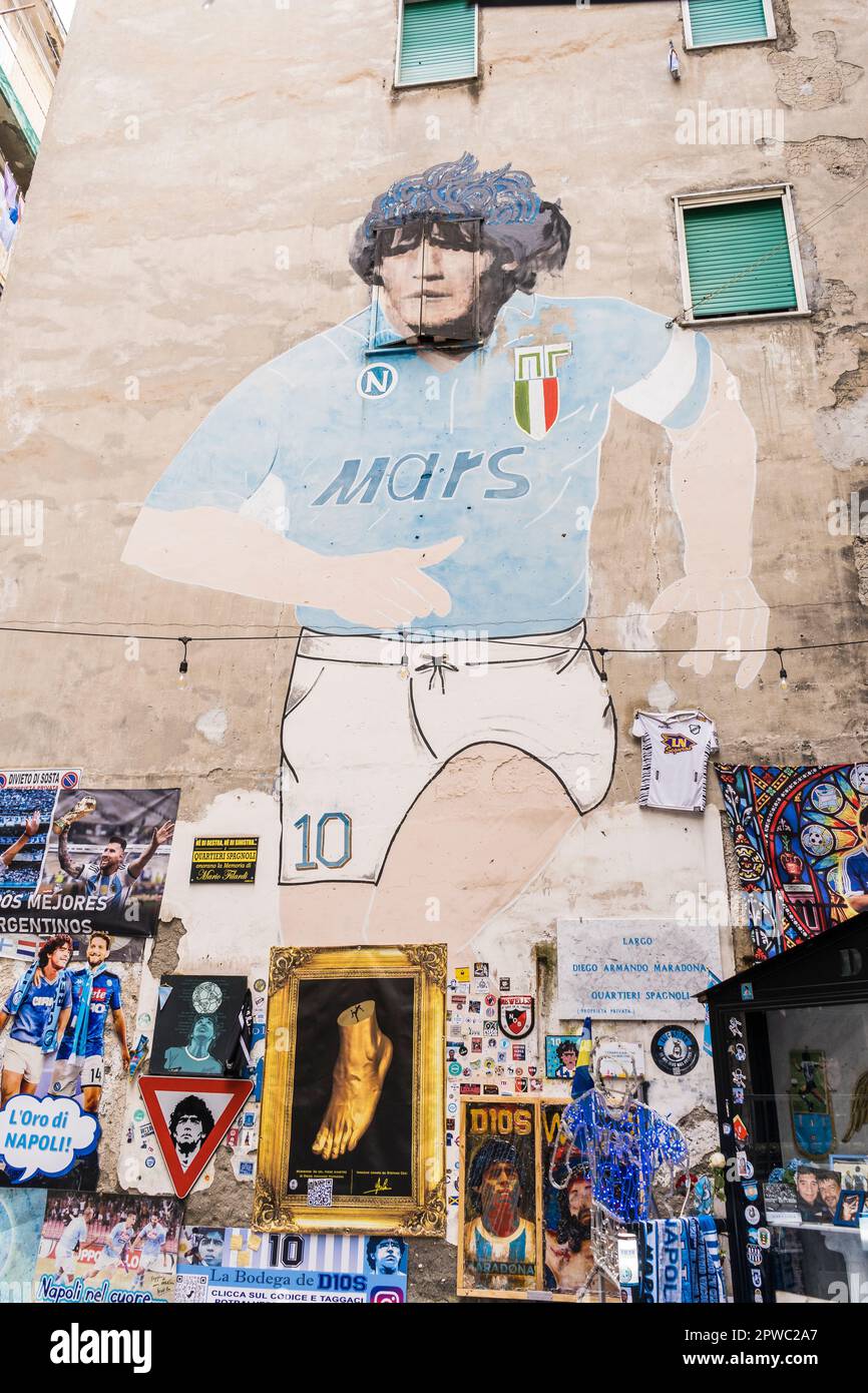 Marzo 4 2023 - Napoli, Italia: Il murale originale di Maradona è il primo murale più visitato dipinto dal fan Mario Filardi nel 1990. Si trova in t Foto Stock