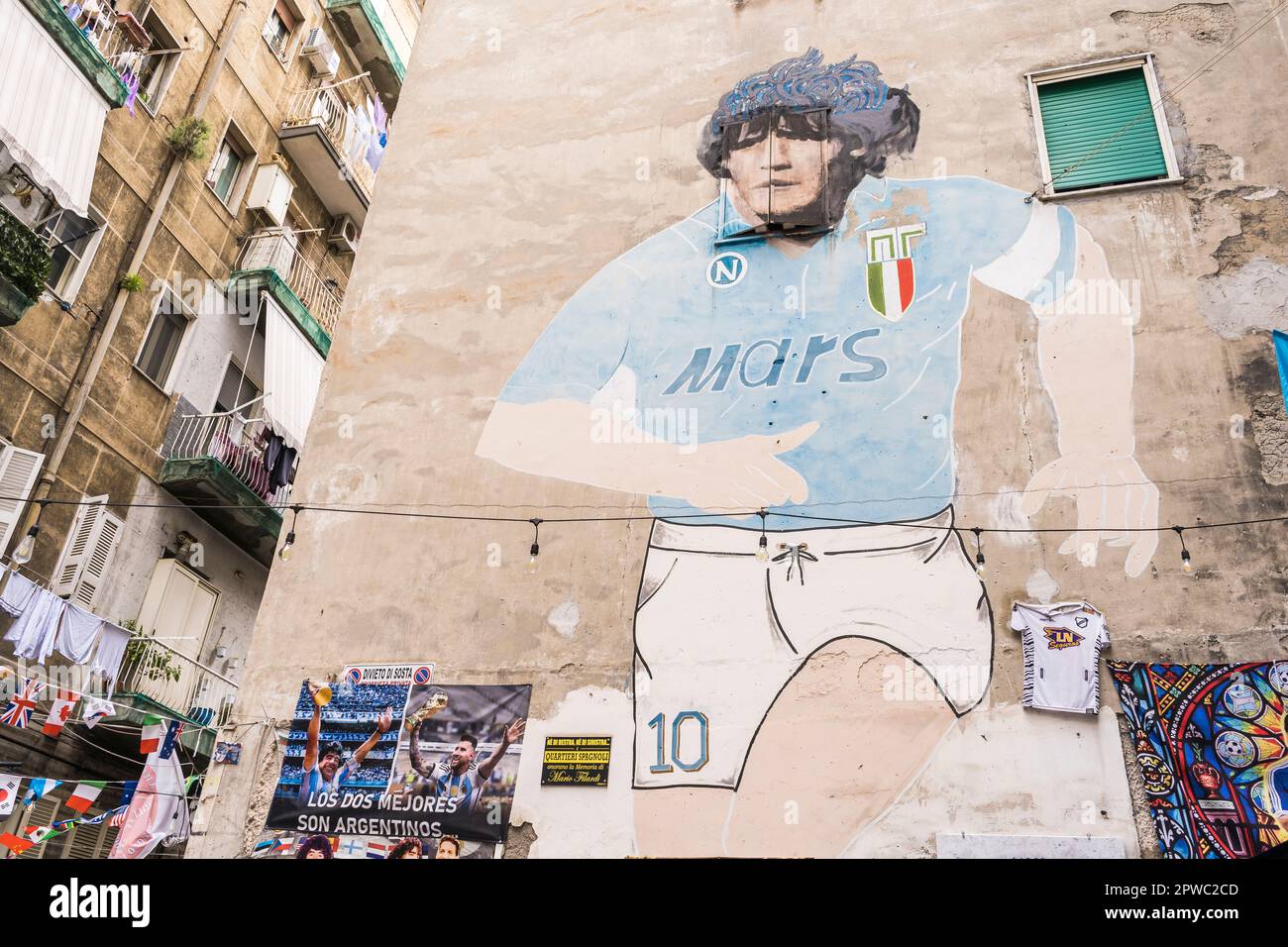 Marzo 4 2023 - Napoli, Italia: Il murale originale di Maradona è il primo murale più visitato dipinto dal fan Mario Filardi nel 1990. Si trova in t Foto Stock