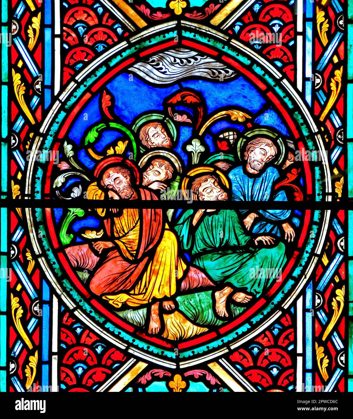 La finestra di passione, giardino del Getsemani, i discepoli di Gesù dorme, vetrate da Didron di Parigi, 1860 Feltwell, Norfolk, storia della Pasqua Foto Stock