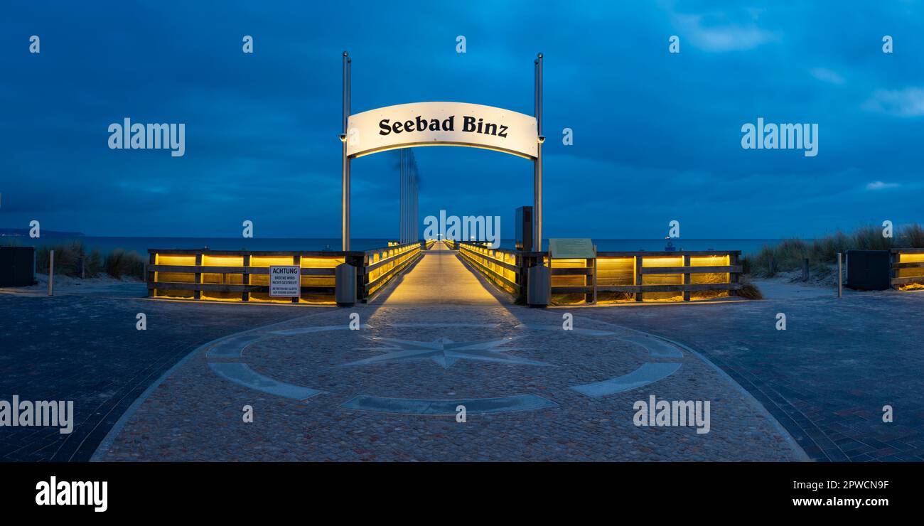 Molo, stazione balneare di Binz, Isola di Ruegen, Meclemburgo-Pomerania occidentale, Germania Foto Stock
