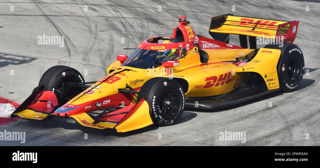 Long Beach, CA - 15 aprile 2023: Il pilota IndyCar Romain Grosjean gareggia nel Gran Premio di Long Beach nella Honda DHL n° 28 di Andretti Autosport. Foto Stock
