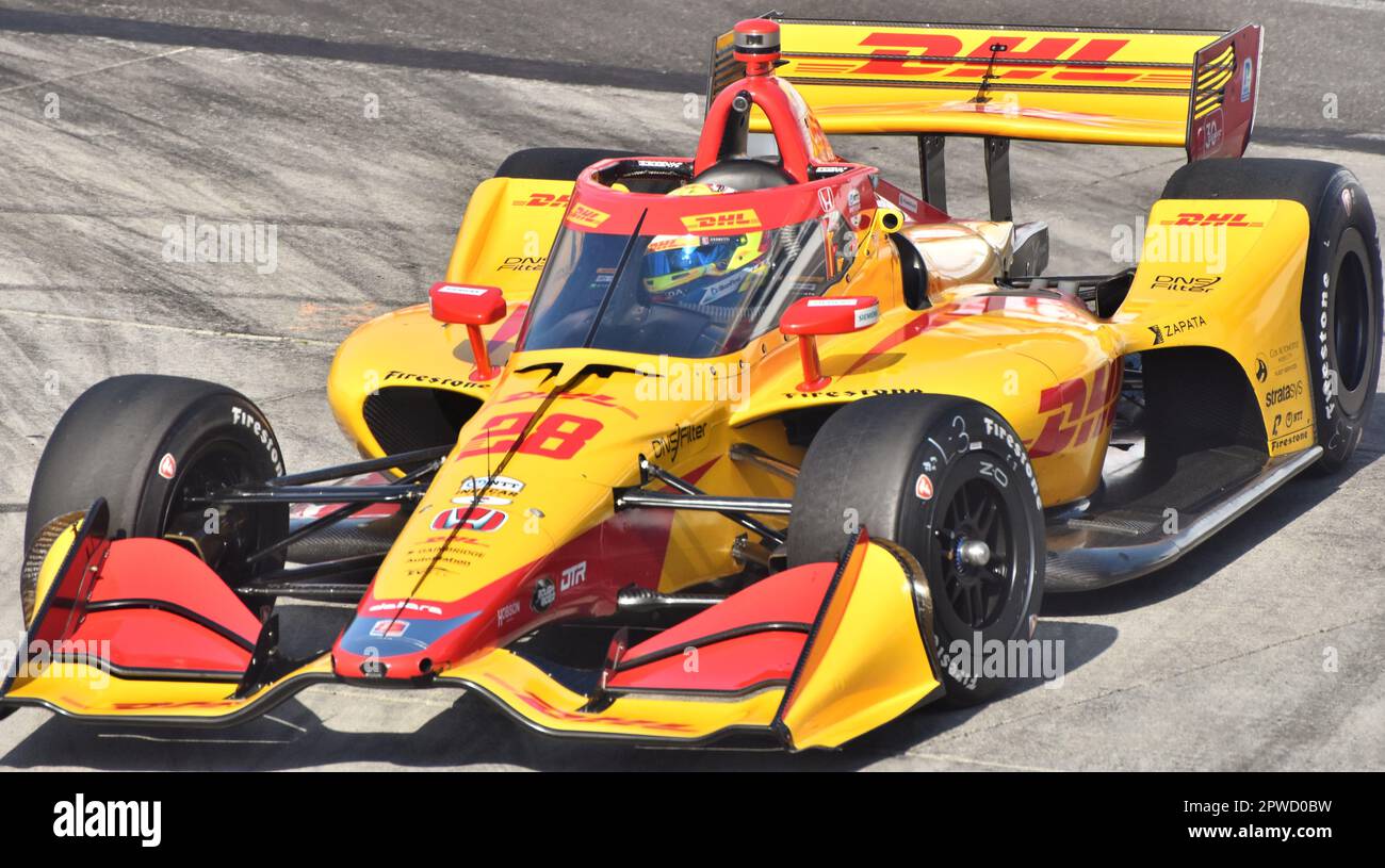Long Beach, CA - 15 aprile 2023: Il pilota IndyCar Romain Grosjean gareggia nel Gran Premio di Long Beach nella Honda DHL n° 28 di Andretti Autosport. Foto Stock