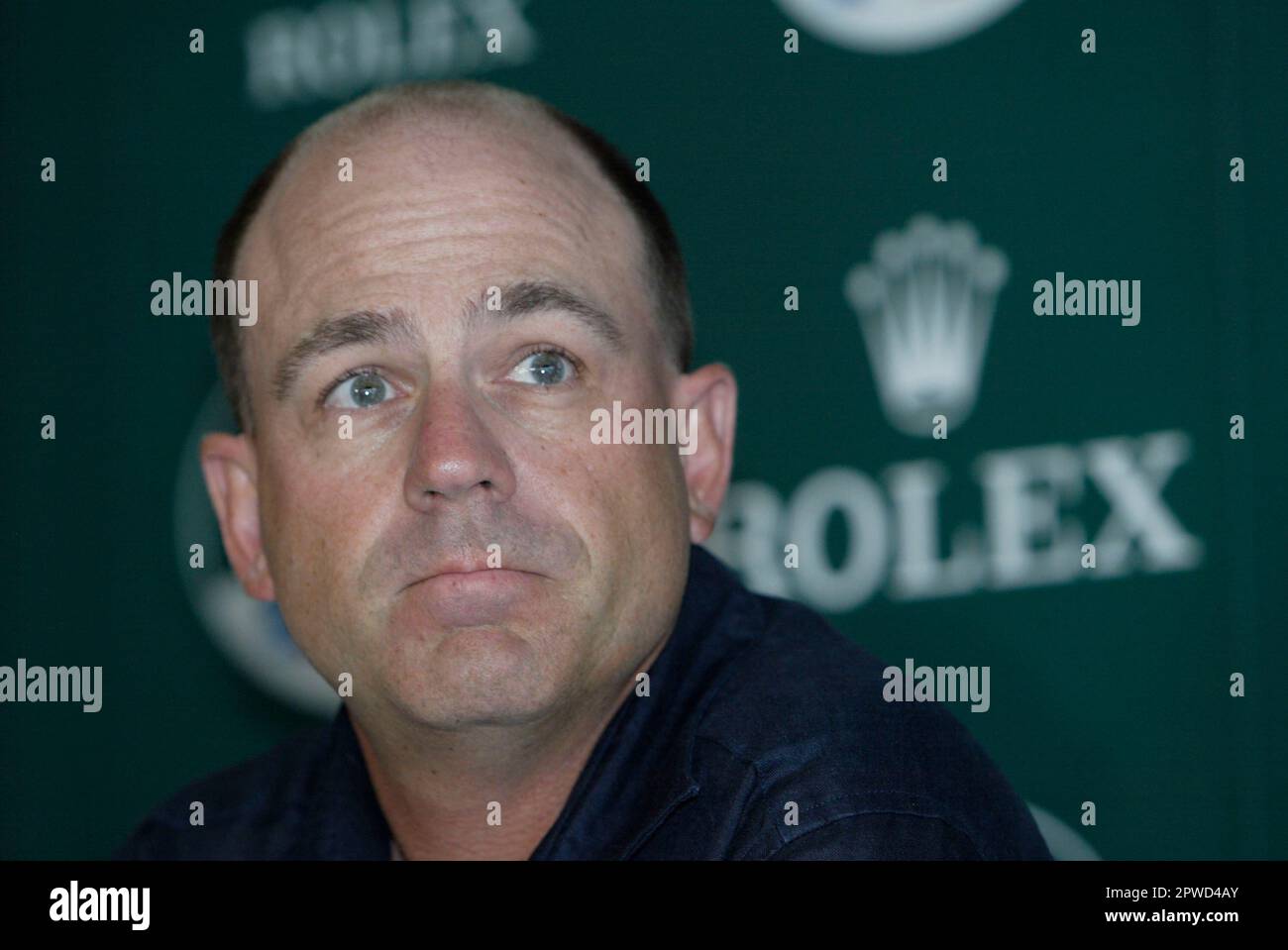 Matt Allen, skipper di Ichi Ban. Una conferenza stampa che descrive in dettaglio le previsioni meteo a lungo raggio per la gara di yacht da Sydney a Hobart. Attraversando lo stretto di Bass tra l'Australia continentale e la Tasmania, la gara è considerata uno dei percorsi più crudeli al mondo, come testimoniano gli eventi della gara del 1998, in cui cinque barche affondavano e sei marinai annegati. Delle 115 barche che hanno iniziato la gara quell'anno, solo 44 l'hanno fatta a Hobart. L'evento annuale inizia il giorno di Santo Stefano, il 26th dicembre di ogni anno, e attira equipaggi internazionali e maxi-yacht, insieme a migliaia di spettatori Foto Stock