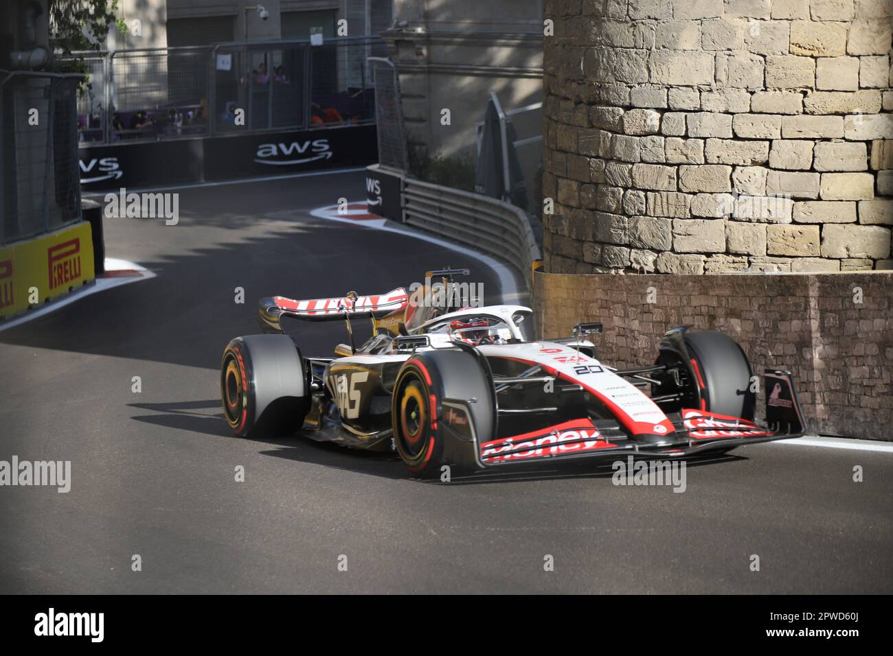 Baku, Azerbaigian. 28th Apr, 2023. BAKU, AZERBAIGIAN, 28. 2023 aprile 20, Kevin MAGNUSSEN, DEN, Haas F1 Team, VF-23, motore F065, GRAN Premio DI FORMULA 1 DELL'AZERBAIGIAN, F1 a BAKU, circuito stradale. Campionato del mondo FIA Formula1 il 28 aprile. 2023 - immagine a pagamento, copyright © Christian BAUDAT/ATPimages (BAUDAT Christian/ATP/SPP) Credit: SPP Sport Press Photo. /Alamy Live News Foto Stock