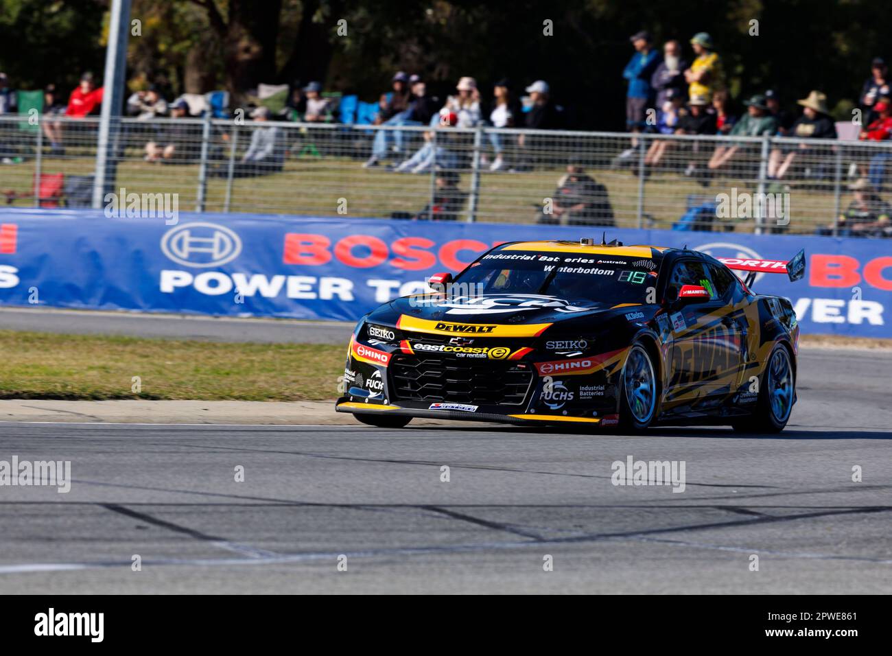 30th aprile 2023; Wanneroo Raceway, Perth, Western Australia, Australia: Perth Supersprint 2023 giorno 3; numero 600 il pilota DeWalt Mark Winterbottom durante la gara 8 si qualifica al Perth Supersprint Credit: Action Plus Sports Images/Alamy Live News Foto Stock