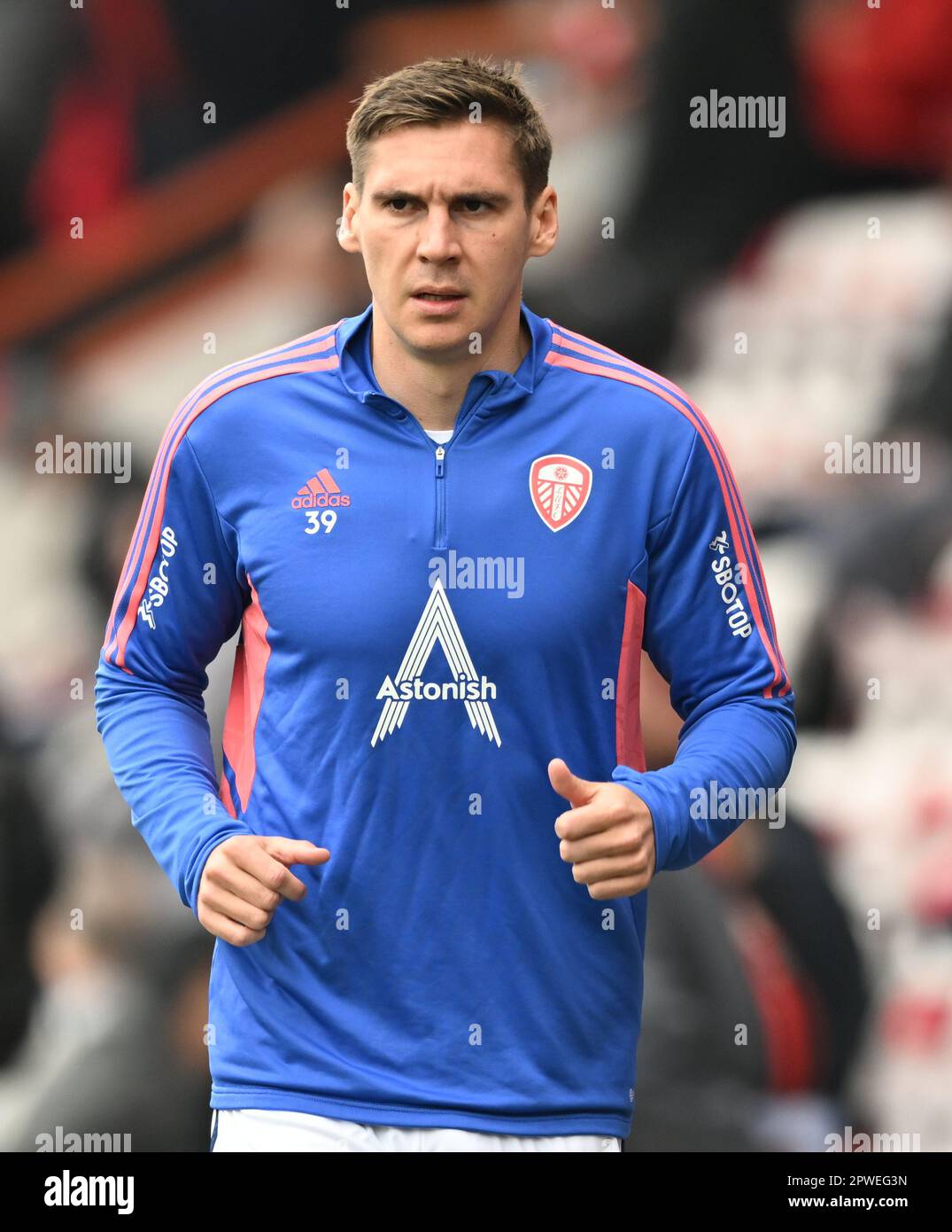 Boscombe, Dorset, Regno Unito. 30th aprile 2023; Vitality Stadium, Boscombe, Dorset, Inghilterra: Premier League Football, AFC Bournemouth contro Leeds United; Max Wober di Leeds United scalda credito: Action Plus Sports Images/Alamy Live News Foto Stock