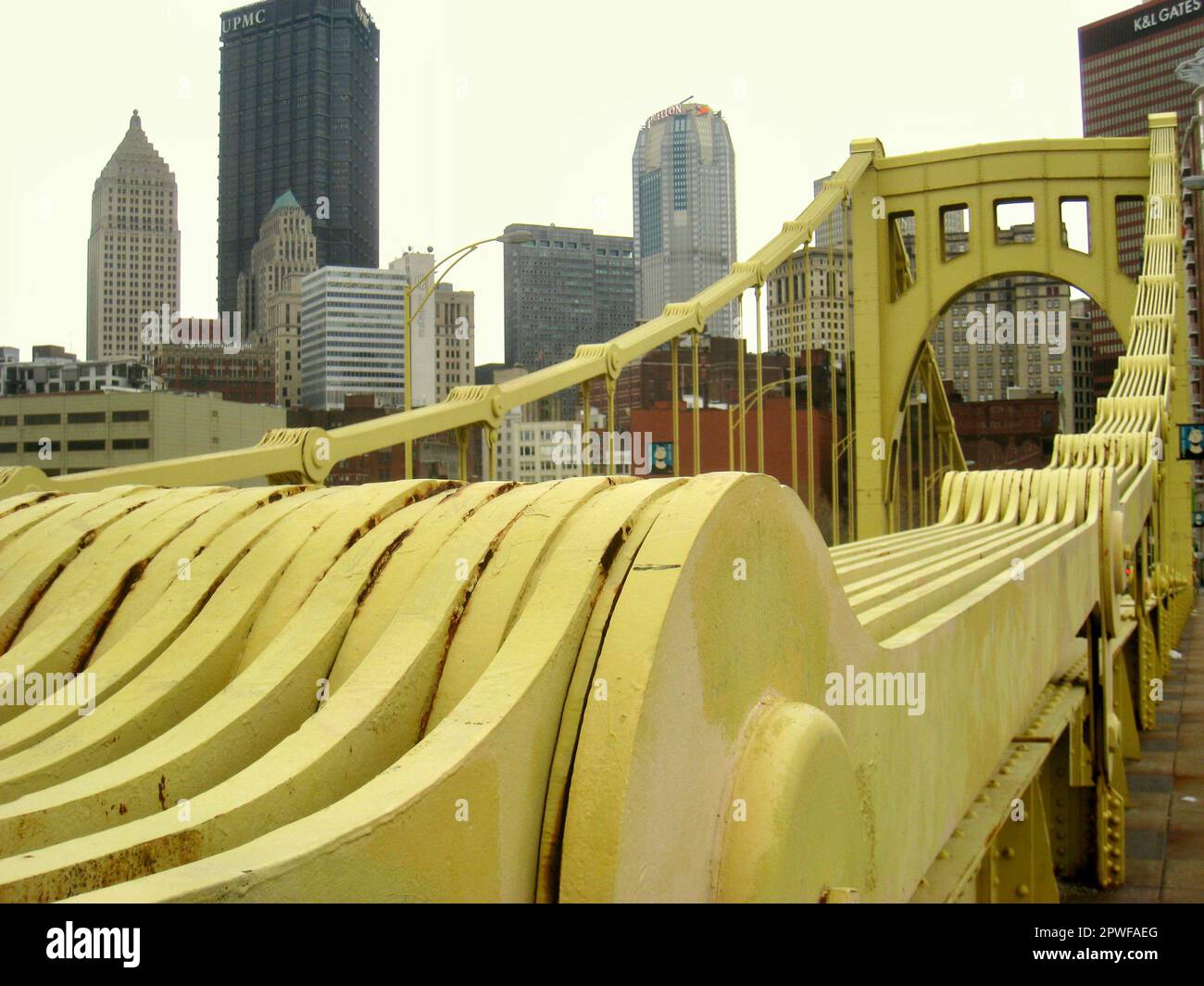 Ponte della settima strada (noto anche come Andy Warhol Bridge) a Pittsburgh, Pennsylvania, Stati Uniti. Foto Stock