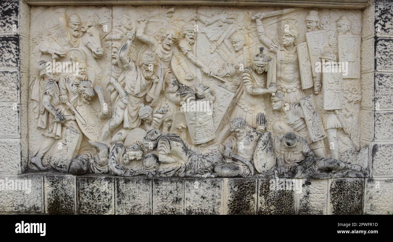 Diversi dettagli e sculture arhitecturali che si possono trovare nel centro della fortezza di Alba Iulia, Romania. Foto Stock