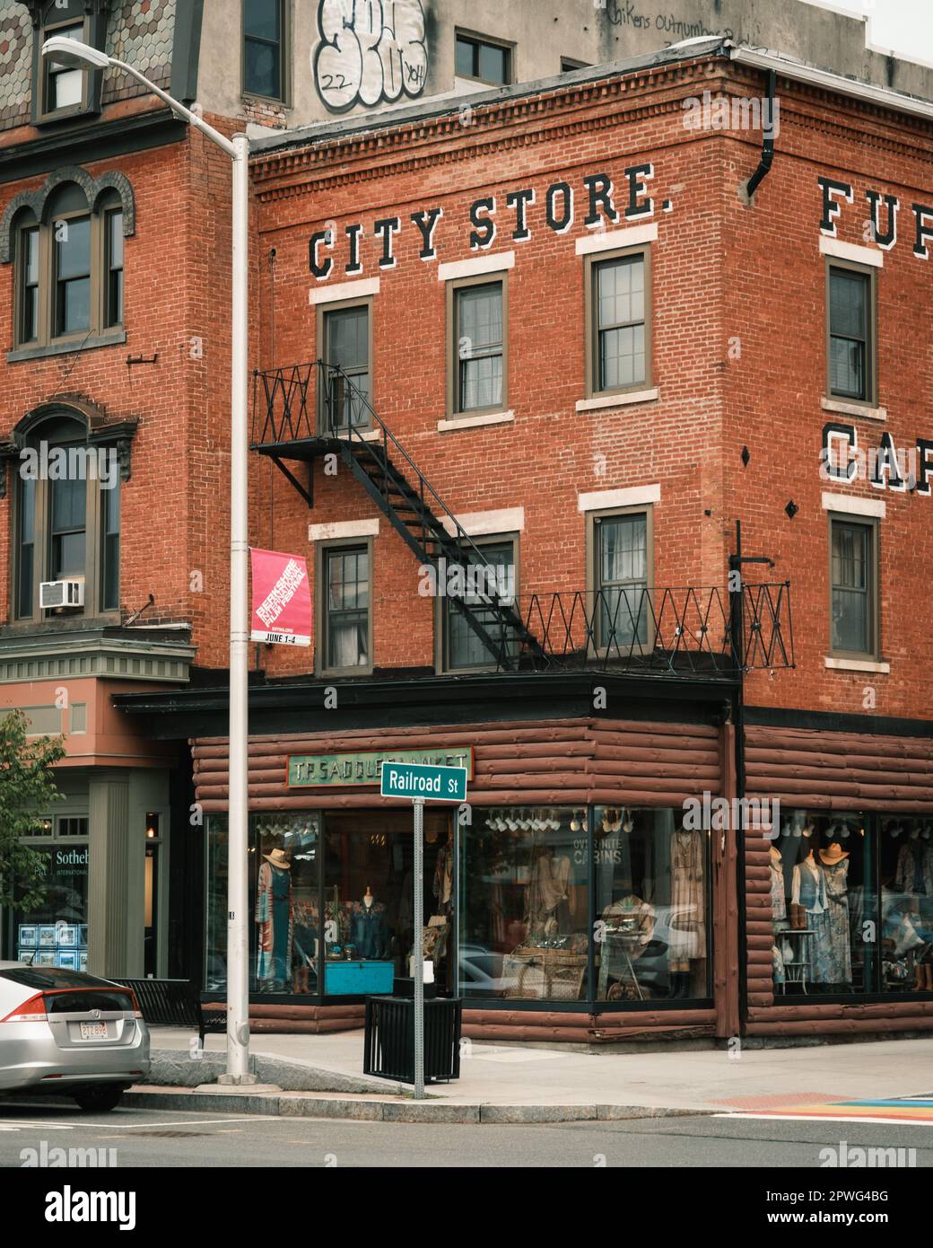 Facciata in mattoni di T P Saddleblanket & Trading, Great Barrington, Massachusetts Foto Stock