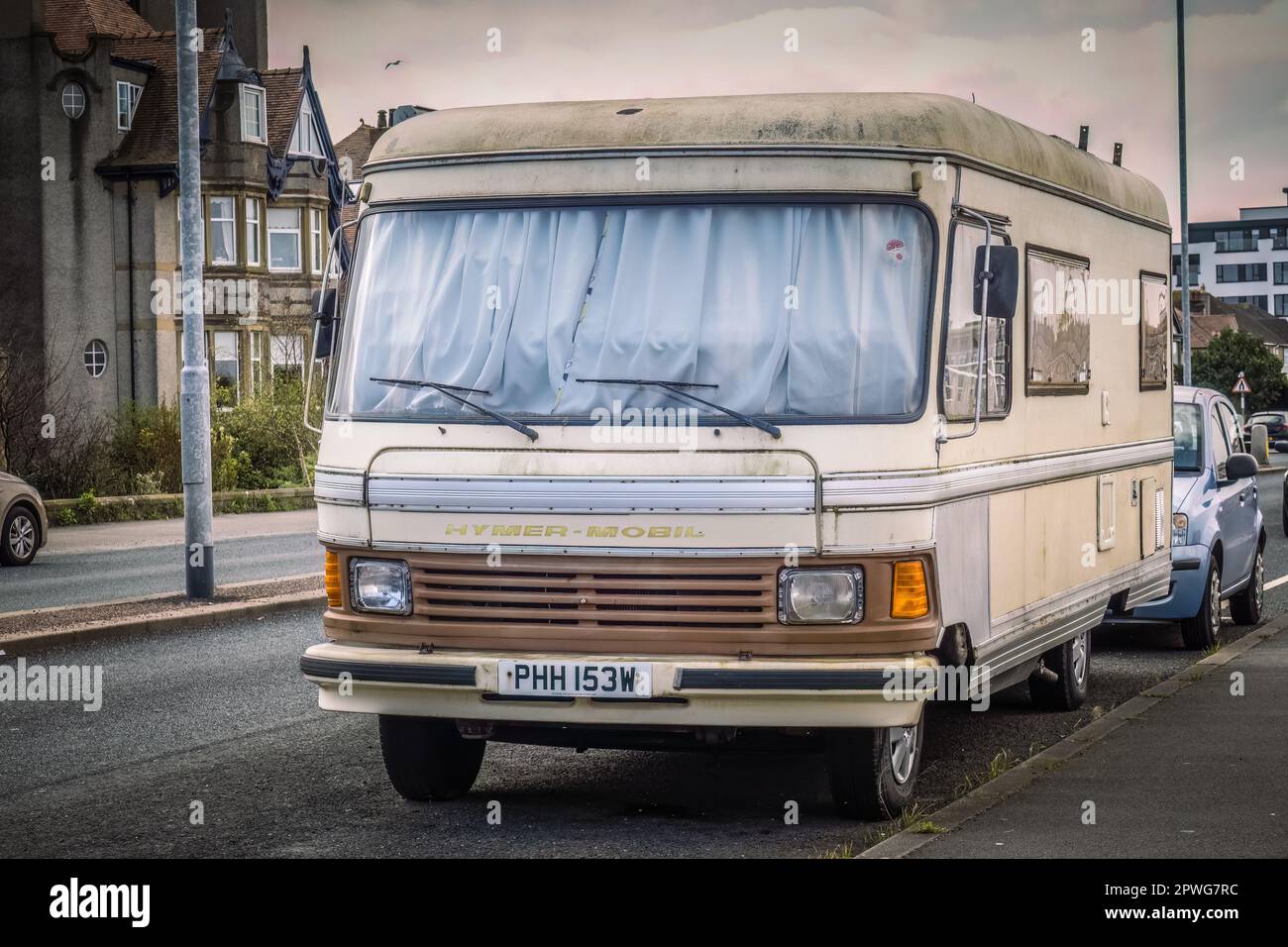 19.04.023 Morecambe, Lancashire, UK.Morecambe le regole del Lancaster City Council consentono ai camper di parcheggiare nei parcheggi designati Foto Stock