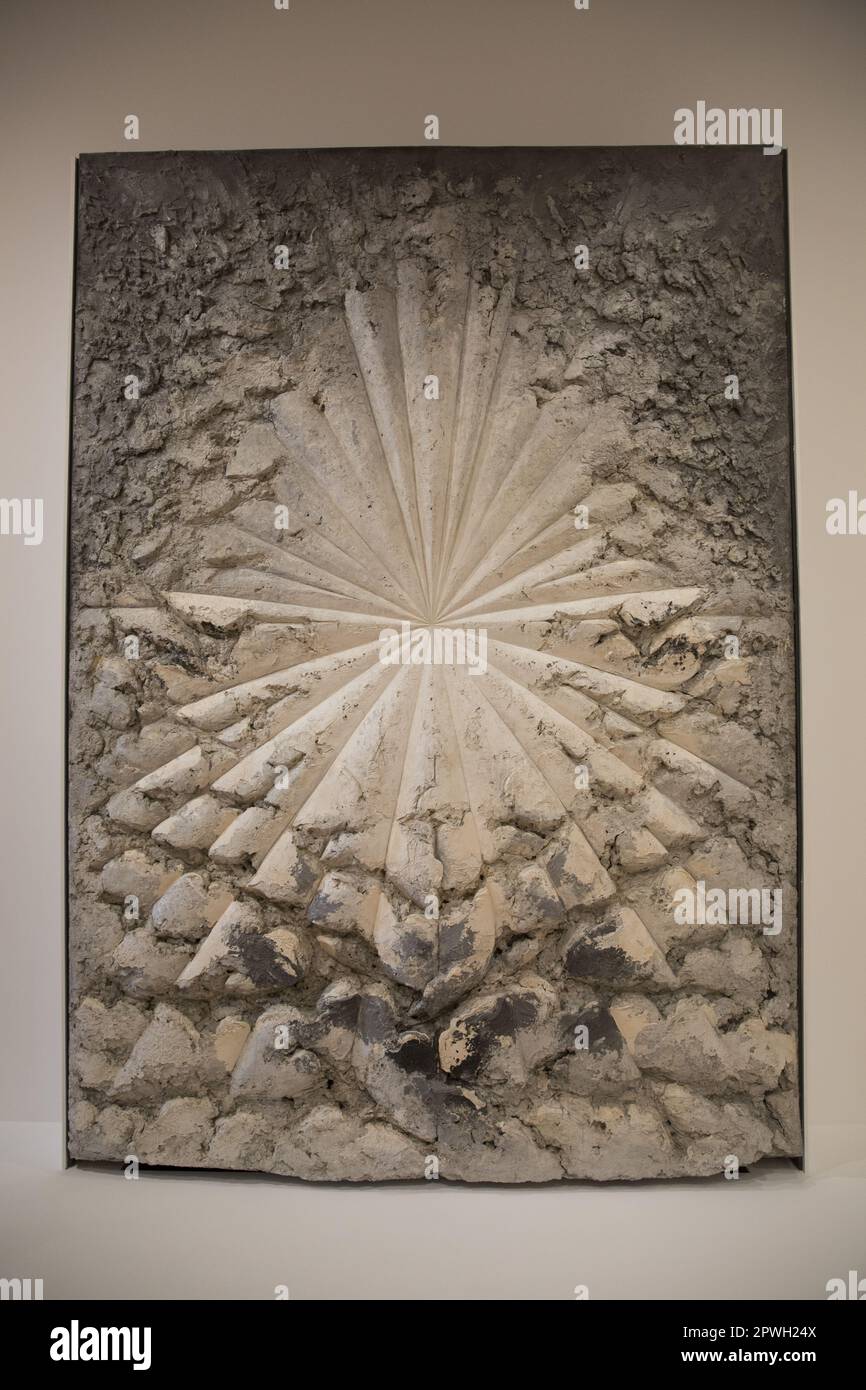 La Rosa 1958–1966 ... Jay DeFeo ha iniziato questo lavoro monumentale semplicemente come un’ “idea che aveva un centro per esso”. Inizialmente, il dipinto misurava circa 9 x 7 piedi ...olio con legno e mica su tela. Foto Stock