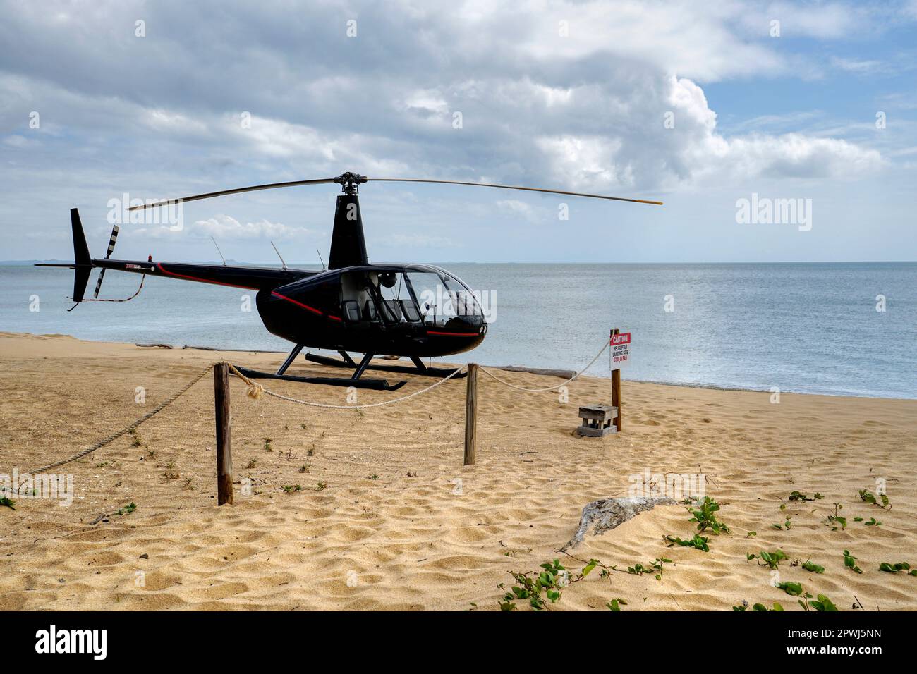 Elicottero sulla spiaggia di Cape York Australia Foto Stock