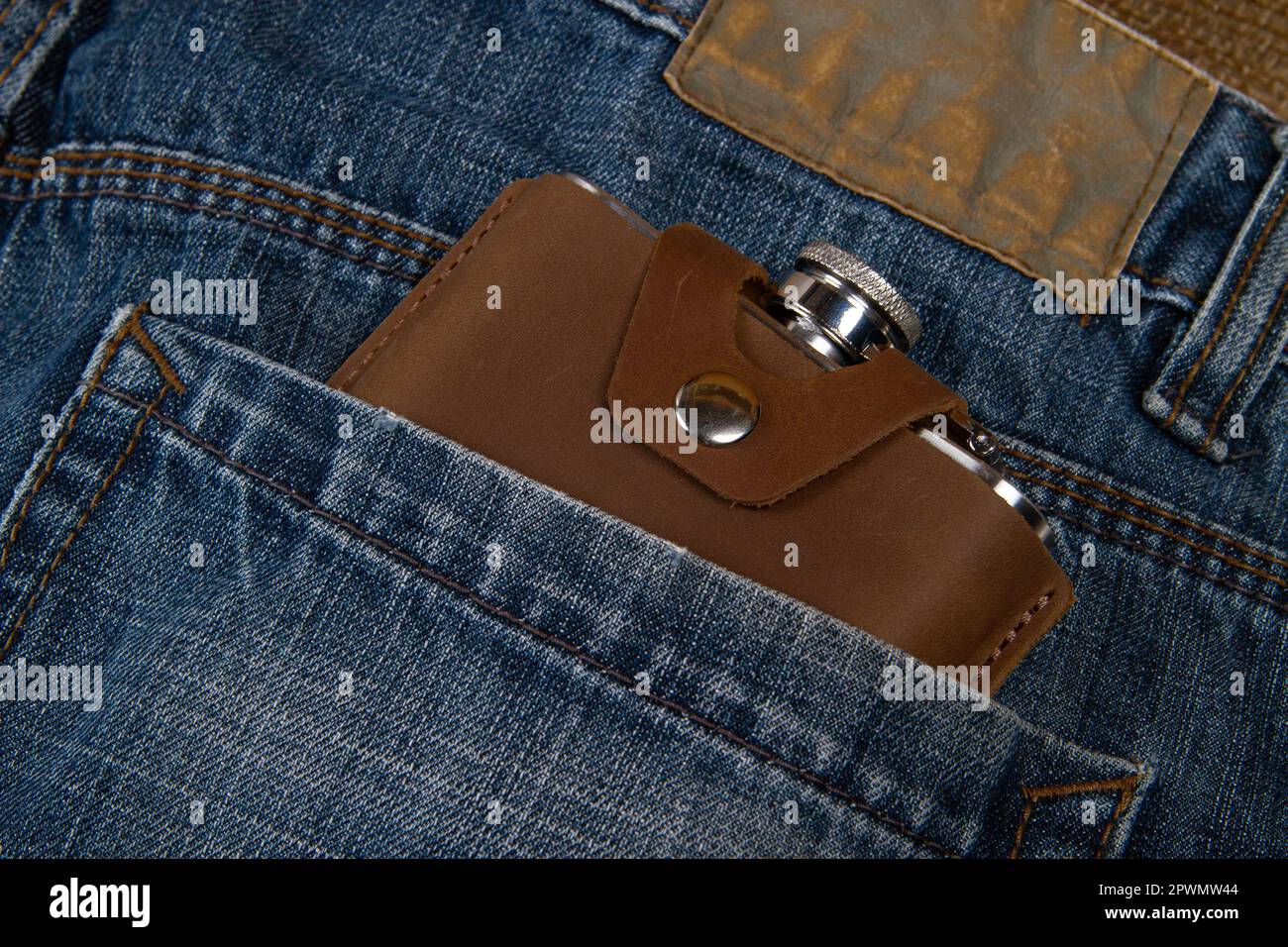 Fiasca HIP in custodia in pelle in tasca per jeans Foto Stock